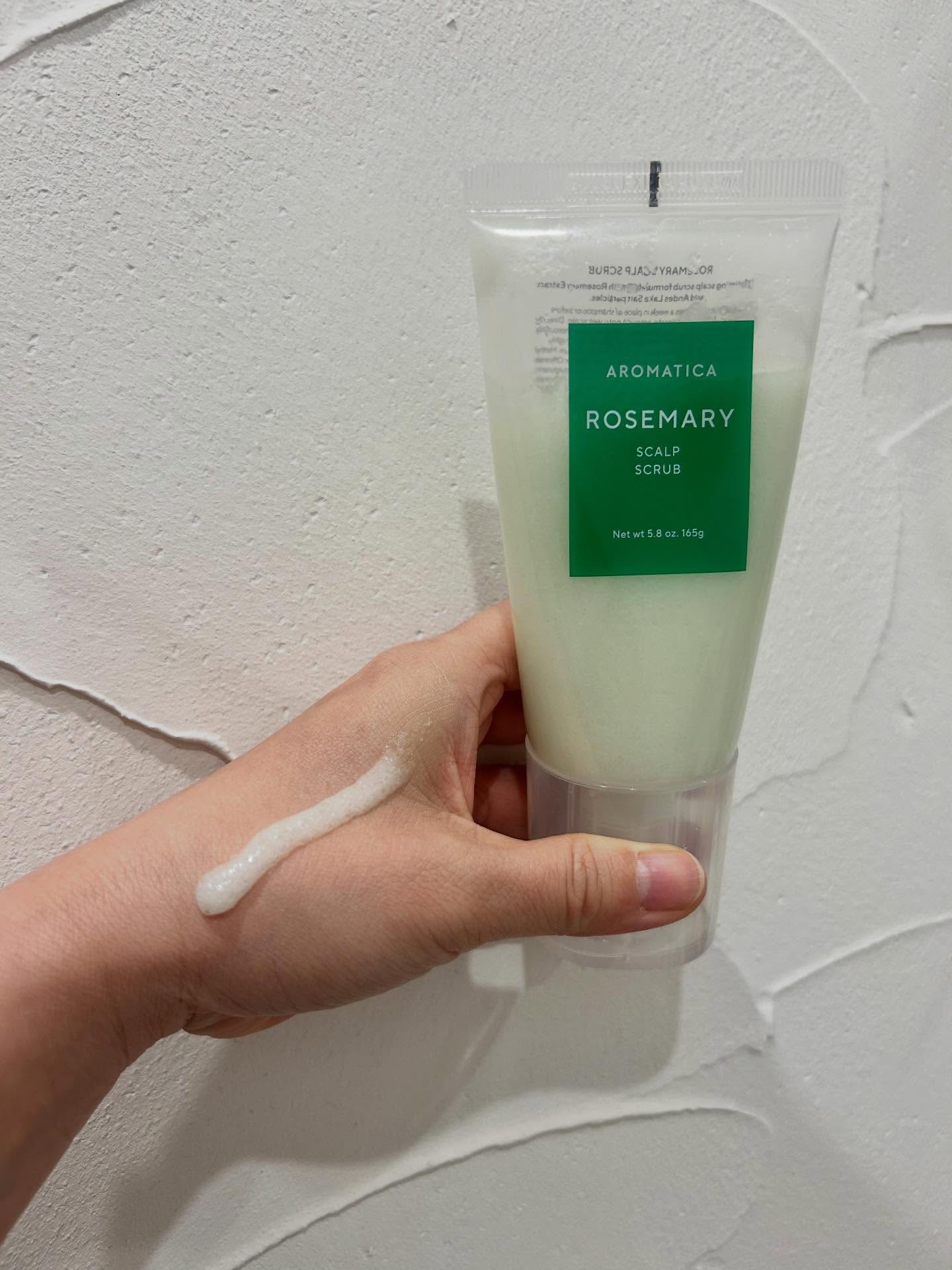 ローズマリー スカルプ スクラブ/AROMATICA/ヘッドスクラブを使ったクチコミ（2枚目）