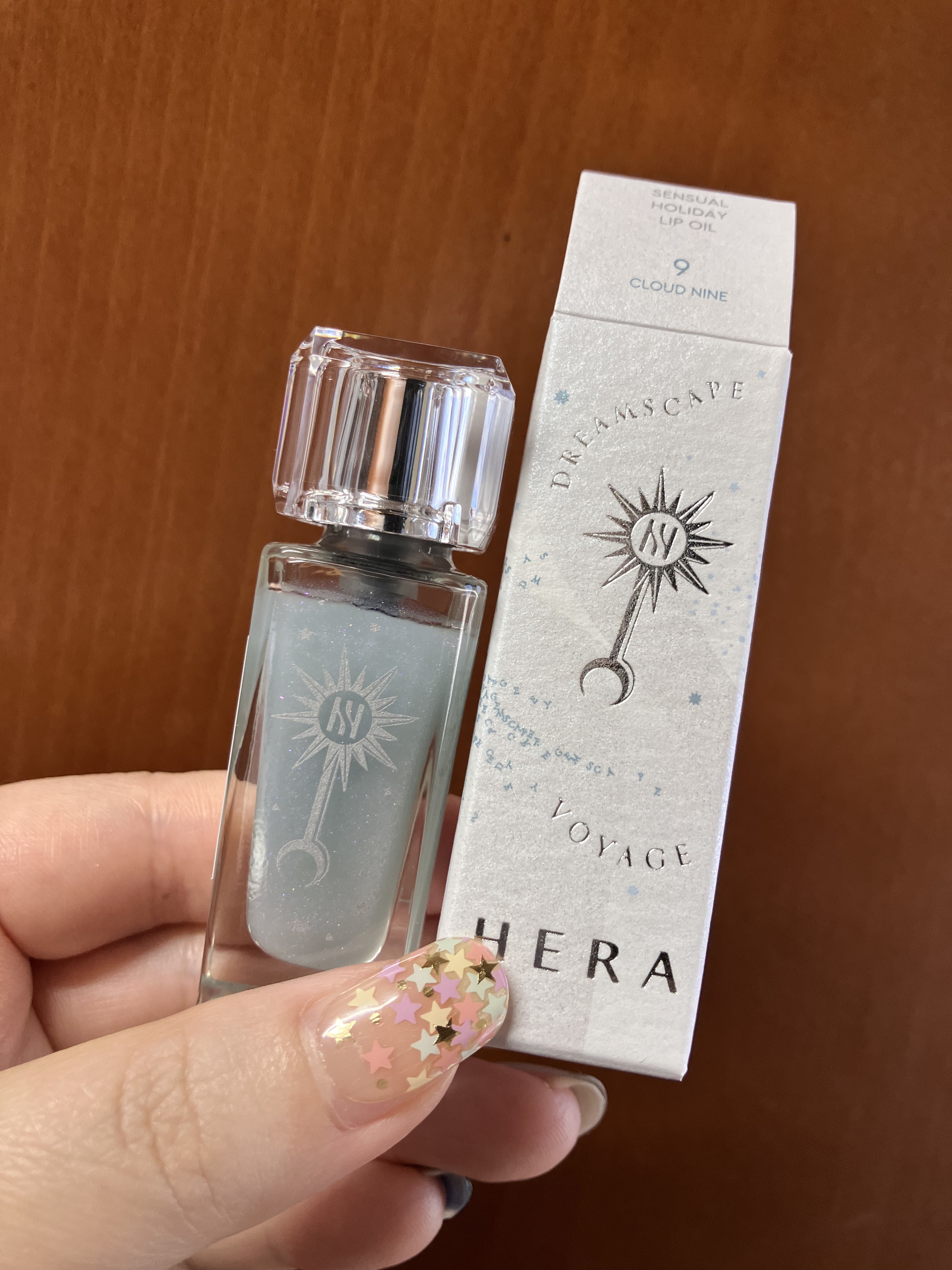 HERA センシュアル ホリデー リップ オイルのクチコミ「HERA センシュアル ホリデー リップ オイル
9 クラウドナイン

ヘラの福袋に入ってまし.....」（1枚目）