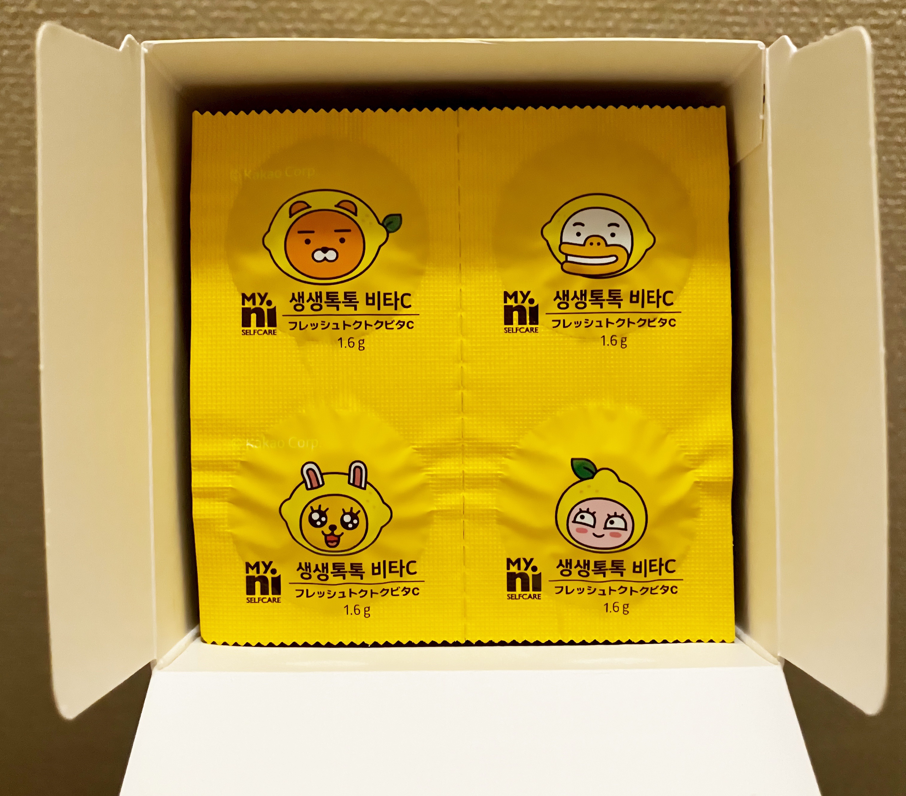 My.ni フレッシュトクトクビタCのクチコミ「カカオフレンズとのコラボパケが可愛い💛
美味しく手軽にビタミンCが補える噛んで食べるサプリメン.....」（2枚目）