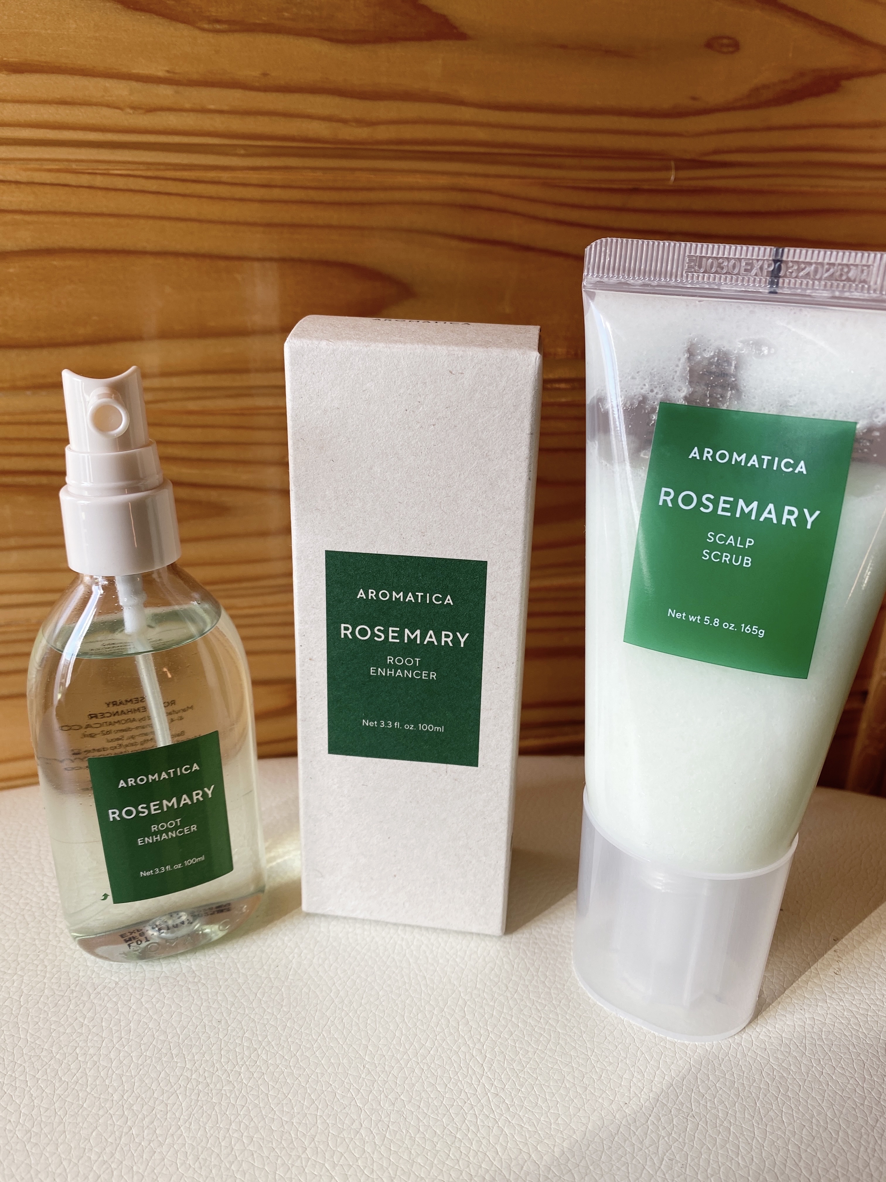 AROMATICAさんからローズマリー スカルプ スクラブとローズマリールートエンハンサーを頂きました🌿
ヘアドネーション活動をしているので、ヘアケア系の企業さんからも応援されてる気分になりました💕　子供達に良い髪を提供する為にヘアケア
