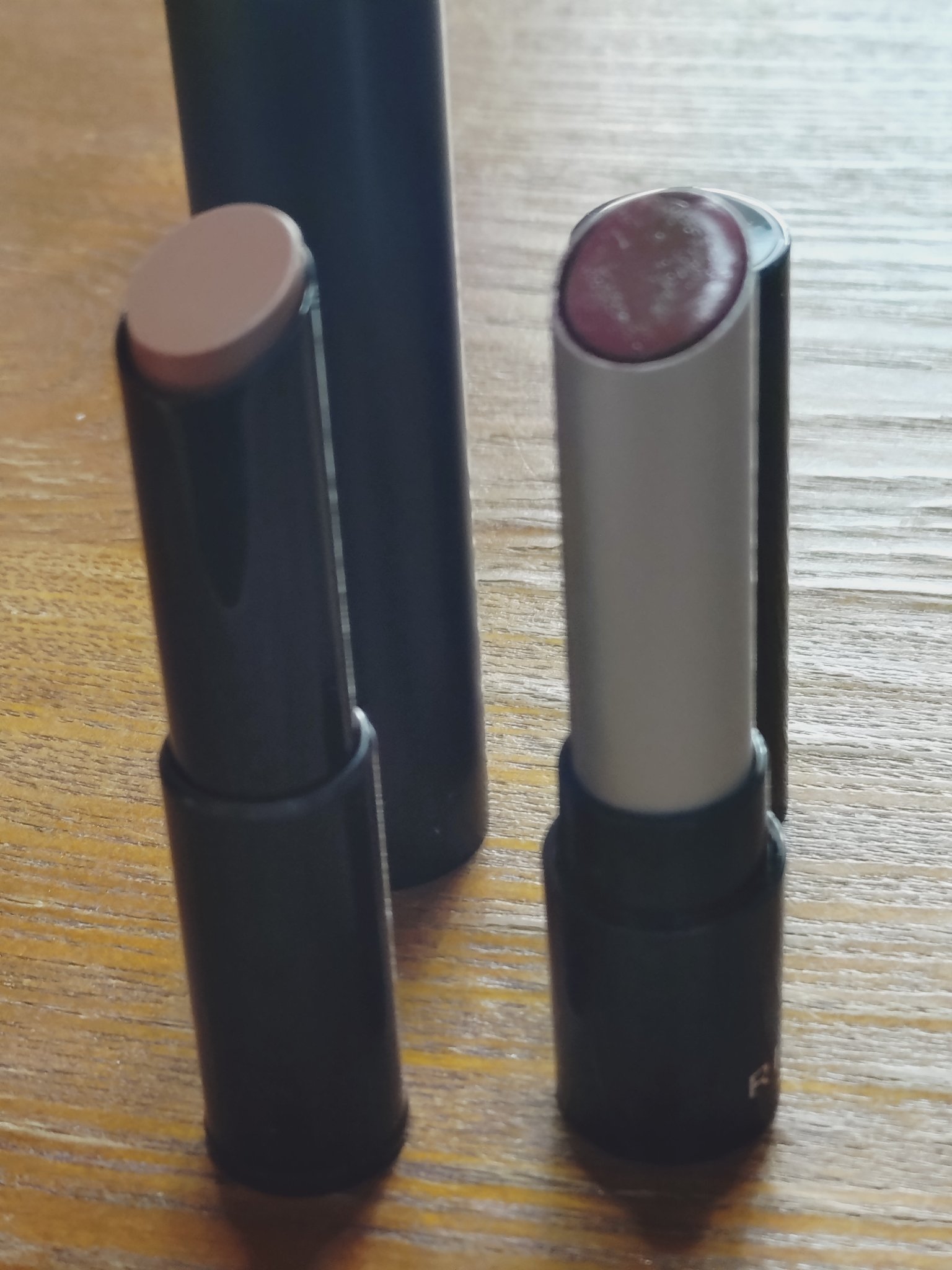 ラスティング フィニッシュ オイルモイスト ティント C/リンメル ロンドン/リップティントを使ったクチコミ（1枚目）