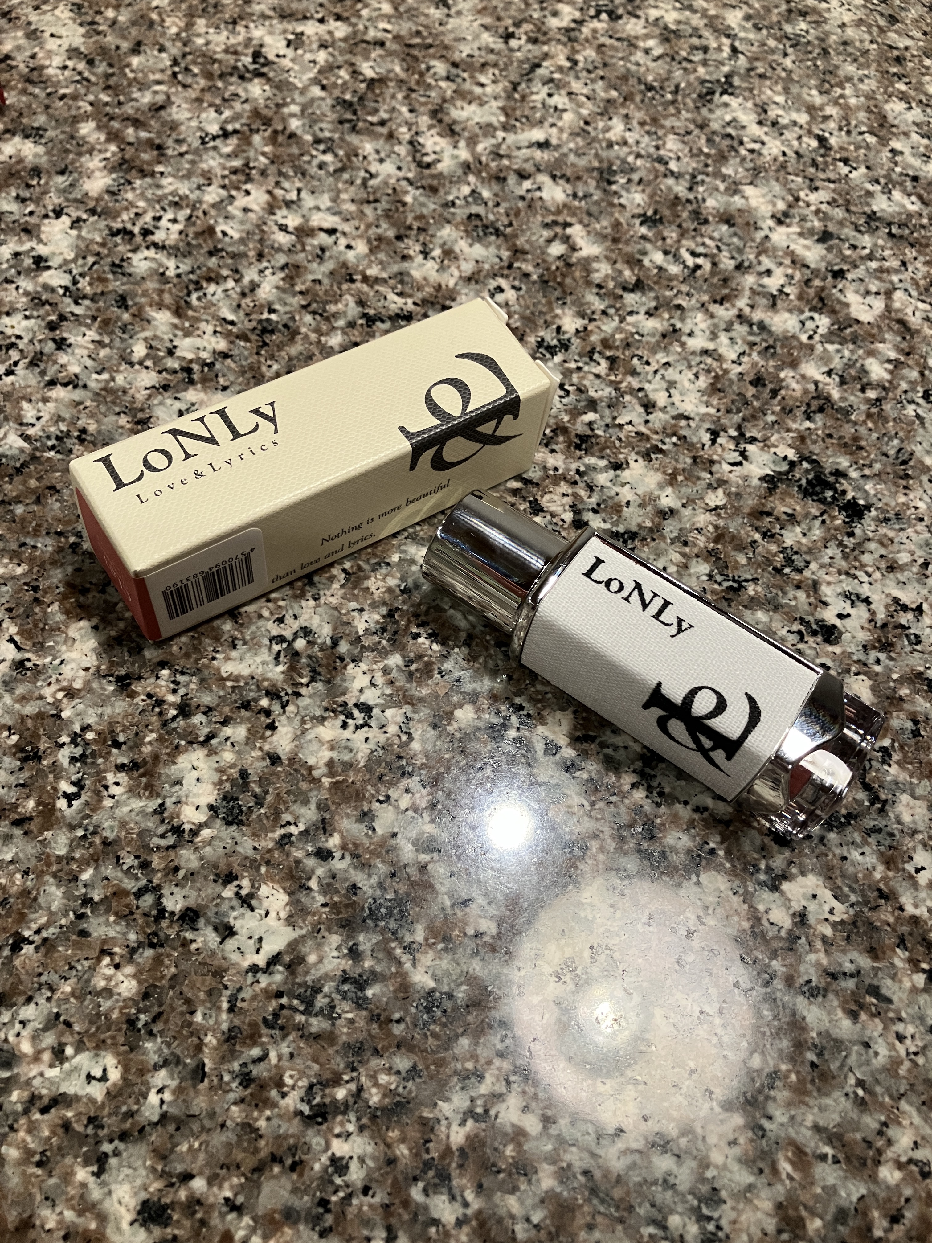 キャンドルライトジュレティント/LoNLy /リップティントを使ったクチコミ（1枚目）