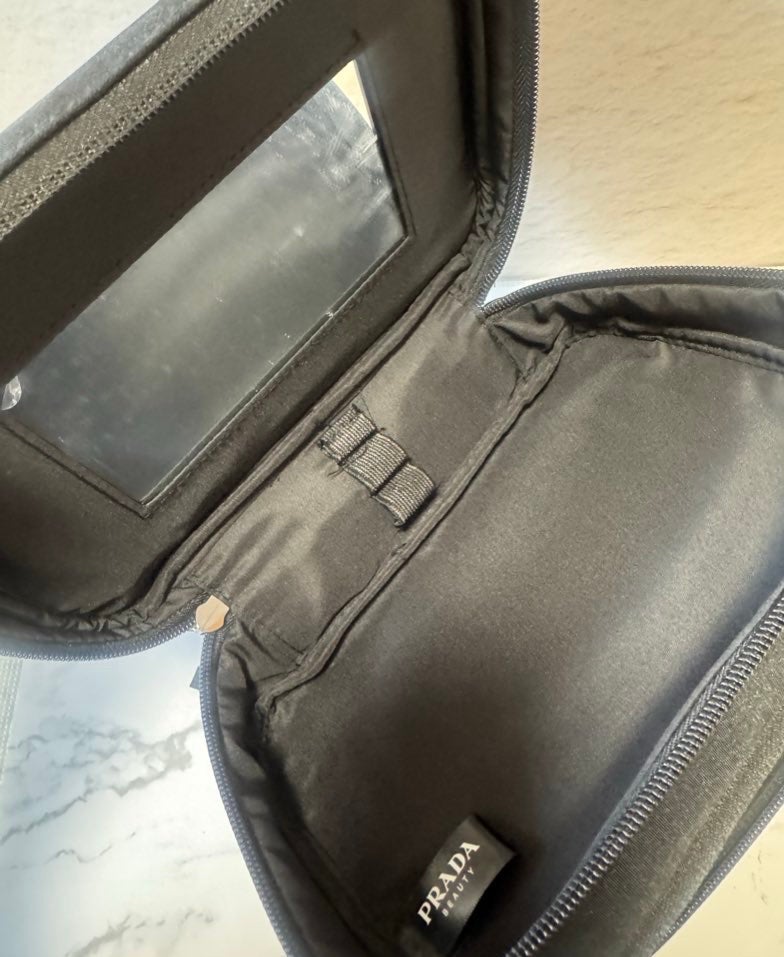 リップ バーム ブラッシング ケア/PRADA BEAUTY/リップバームを使ったクチコミ(5枚目)