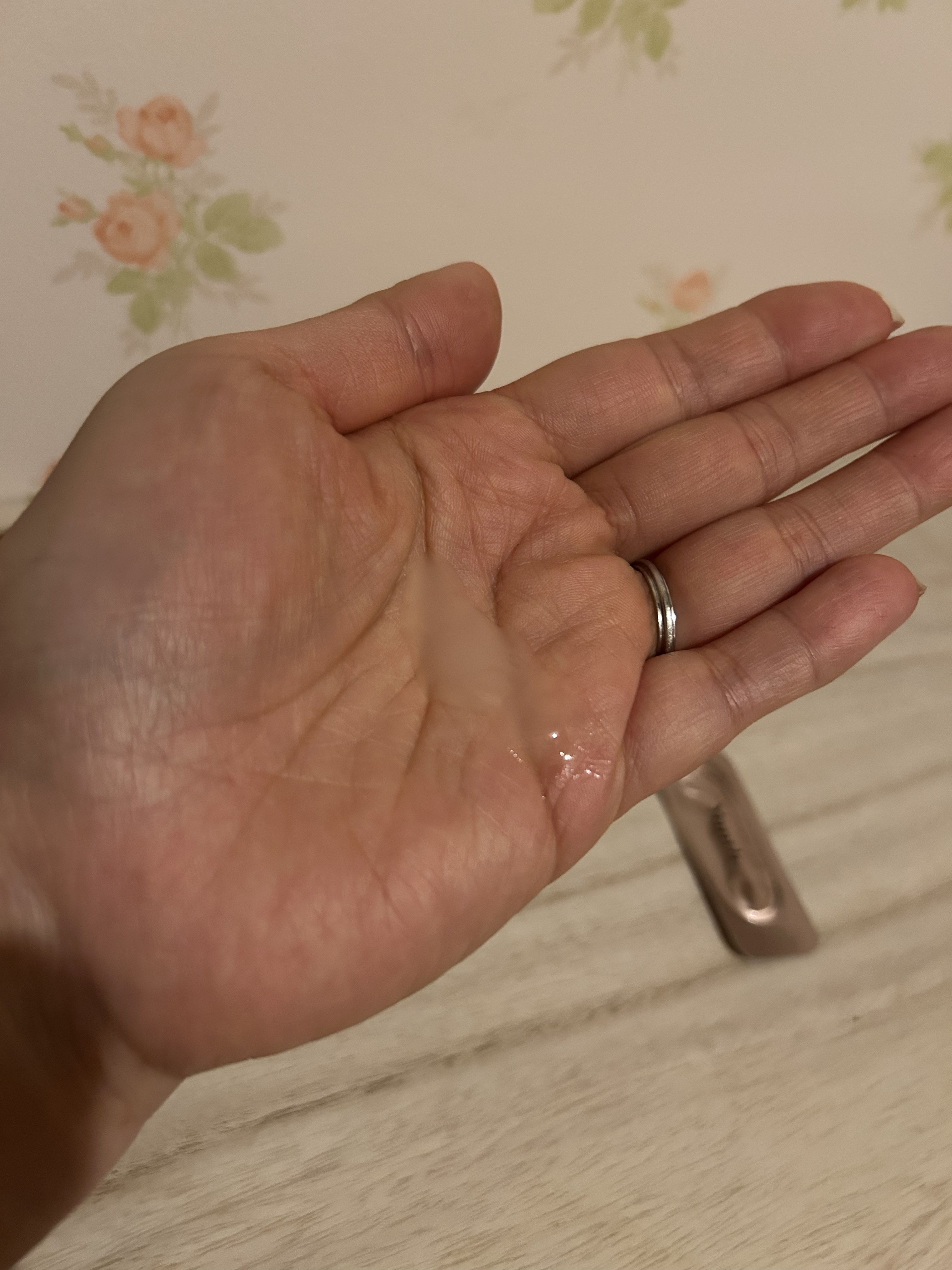 Yunth 生VAダーマ美容液［医薬部外品］のクチコミ「Yunth生VAダーマ美容液［医薬部外品］使い始めました！

生VC美白美容液と一緒に購入して.....」（2枚目）