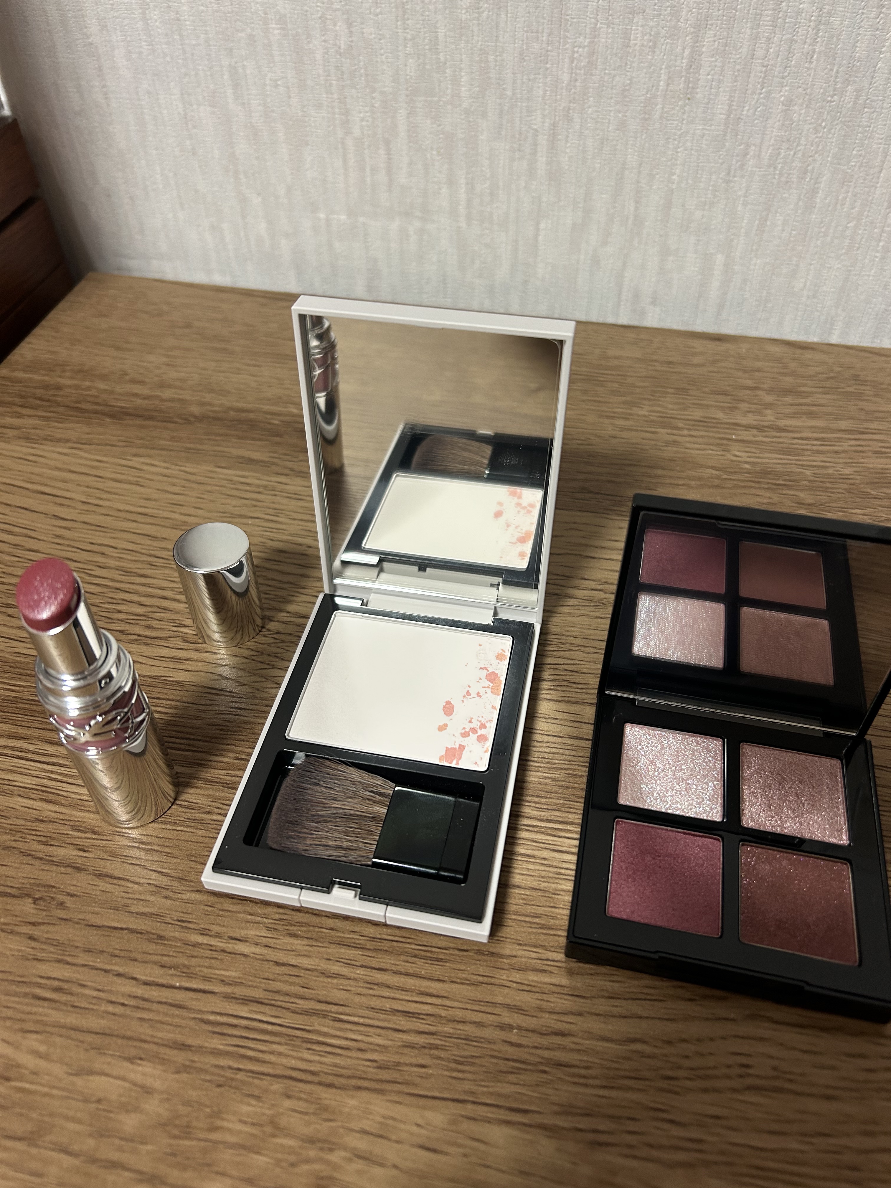 THREE THREE セイクリッドスペース フェイスパウダーのクチコミ「
年末に先行で購入して大成功だった3つ。
どれも年明け全国発売してるので是非チェックして欲しい.....」（2枚目）