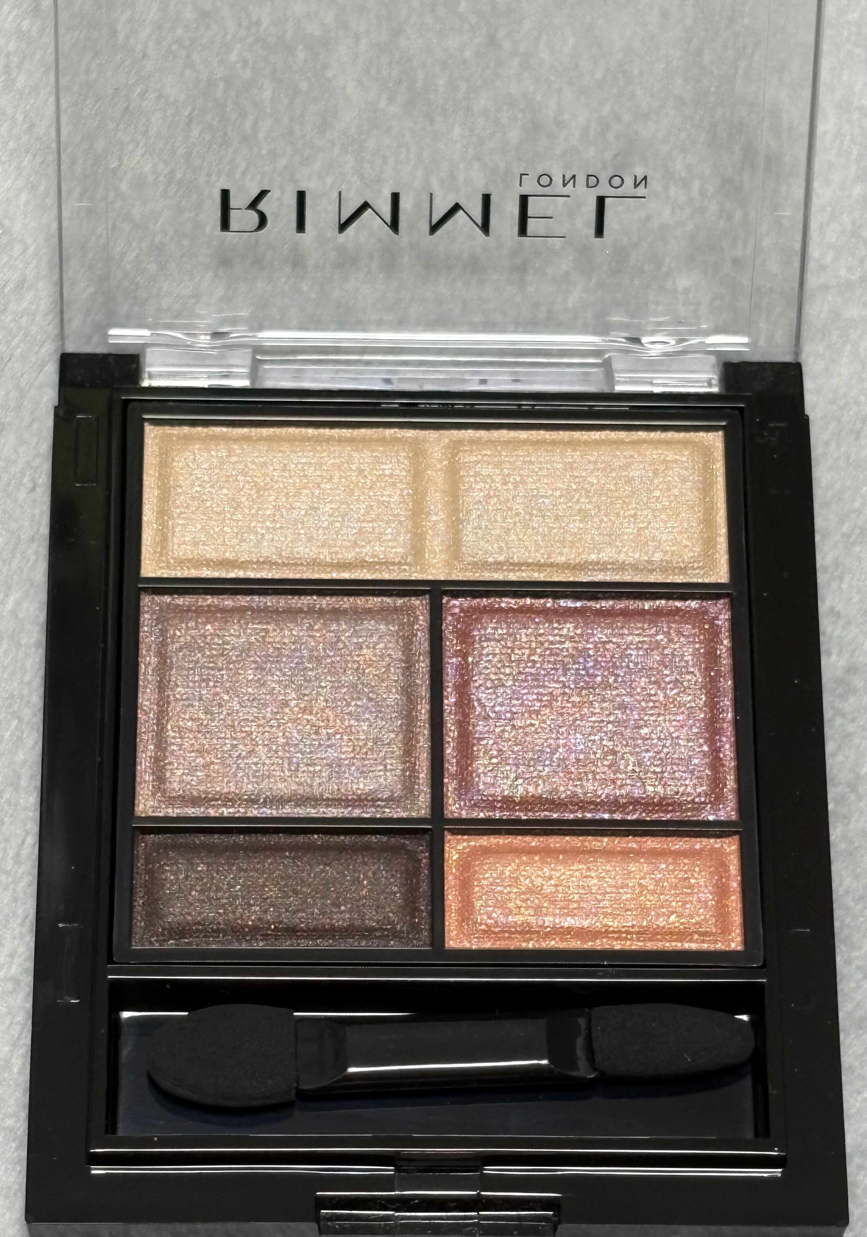 ワンダー スウィート アイシャドウ 006 華やかレディの アップルスパークリングショコラ/リンメル ロンドン/アイシャドウパレットを使ったクチコミ（1枚目）