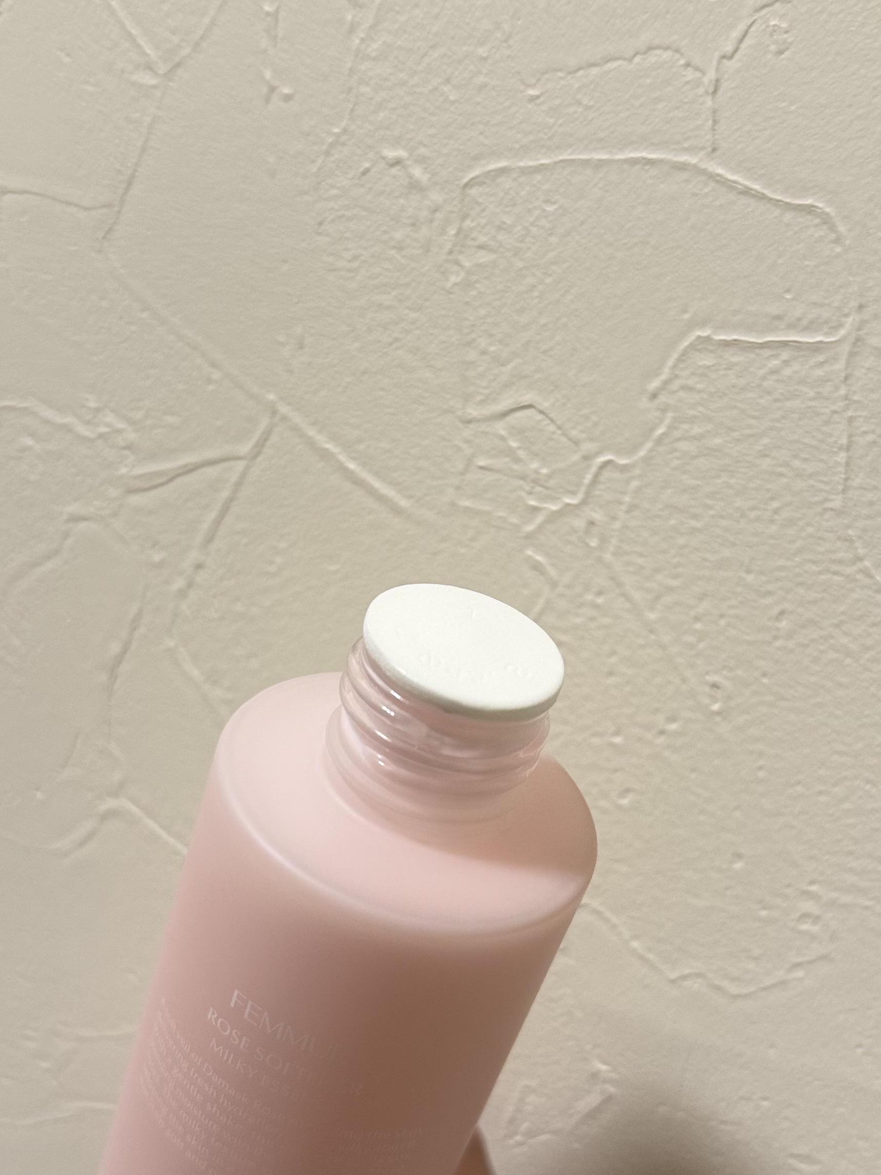 ローズ ミルキーエッセンス/FEMMUE/化粧水を使ったクチコミ（3枚目）