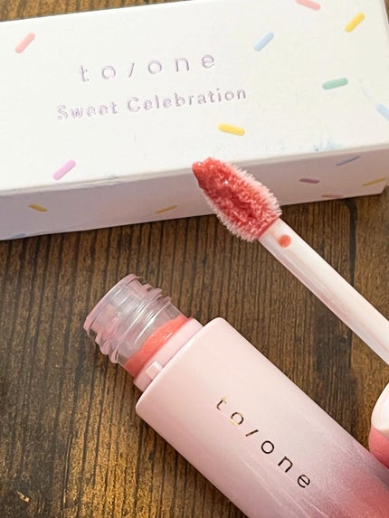 トーン ペタル ブルーミング グロス/to/one/リップグロスを使ったクチコミ(1枚目)