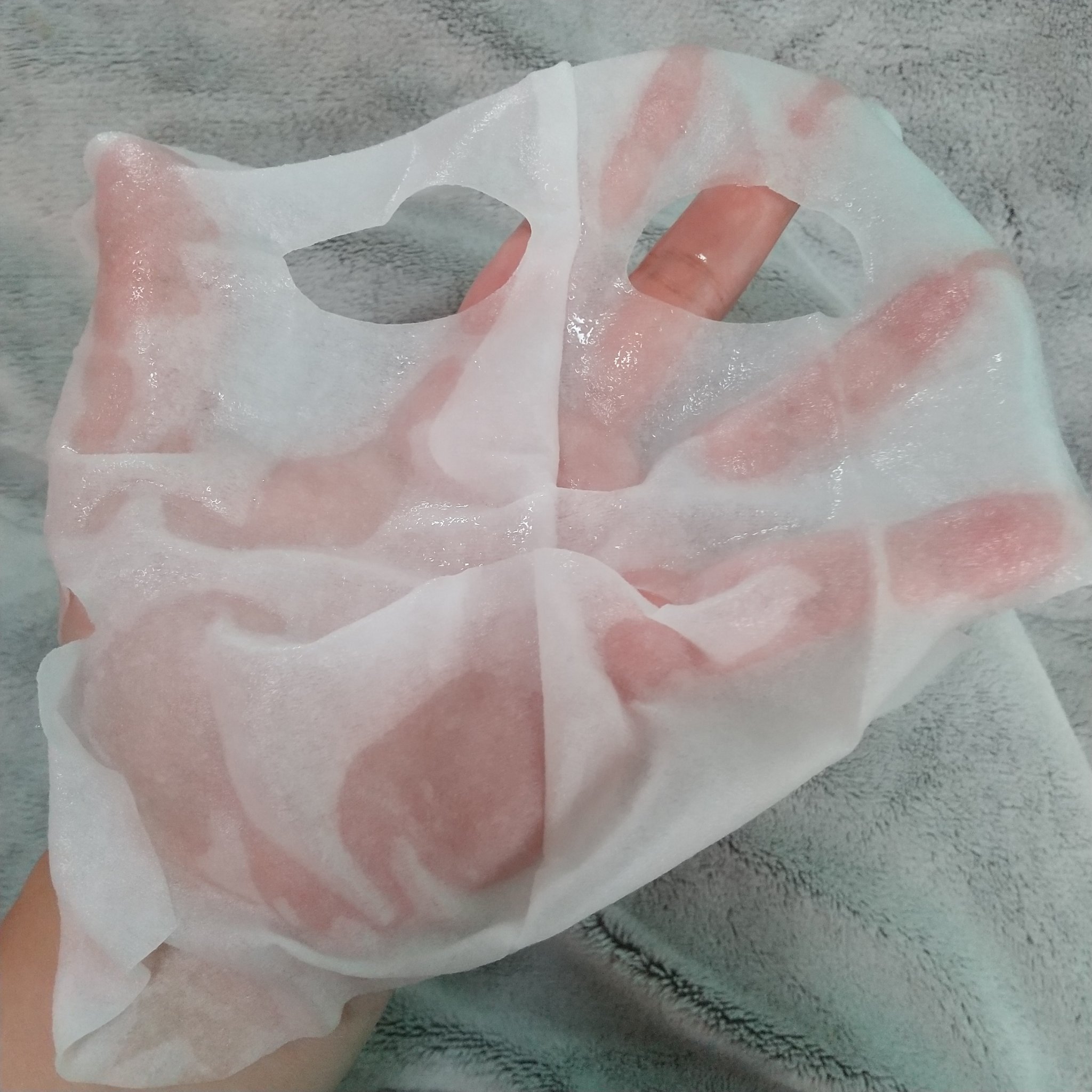 肌美精 超浸透3Dマスクエイジングケア (保湿)のクチコミ「【使った商品】肌美精 超浸透3Dマスクエイジングケア
【商品の特徴】3Dシートマスク
【使用感.....」（3枚目）