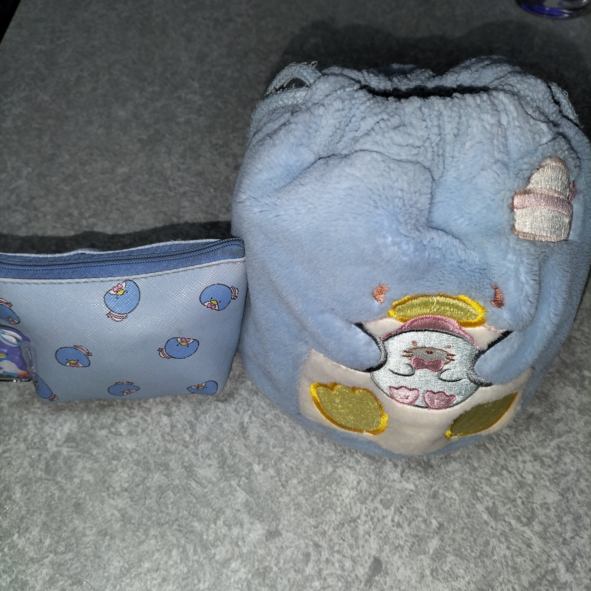 ABOUT TONE エアーフィットパウダーパクトのクチコミ「一軍コスメ&持ち運びコスメポーチの中身👝 
─────────────────────
あけま.....」（1枚目）