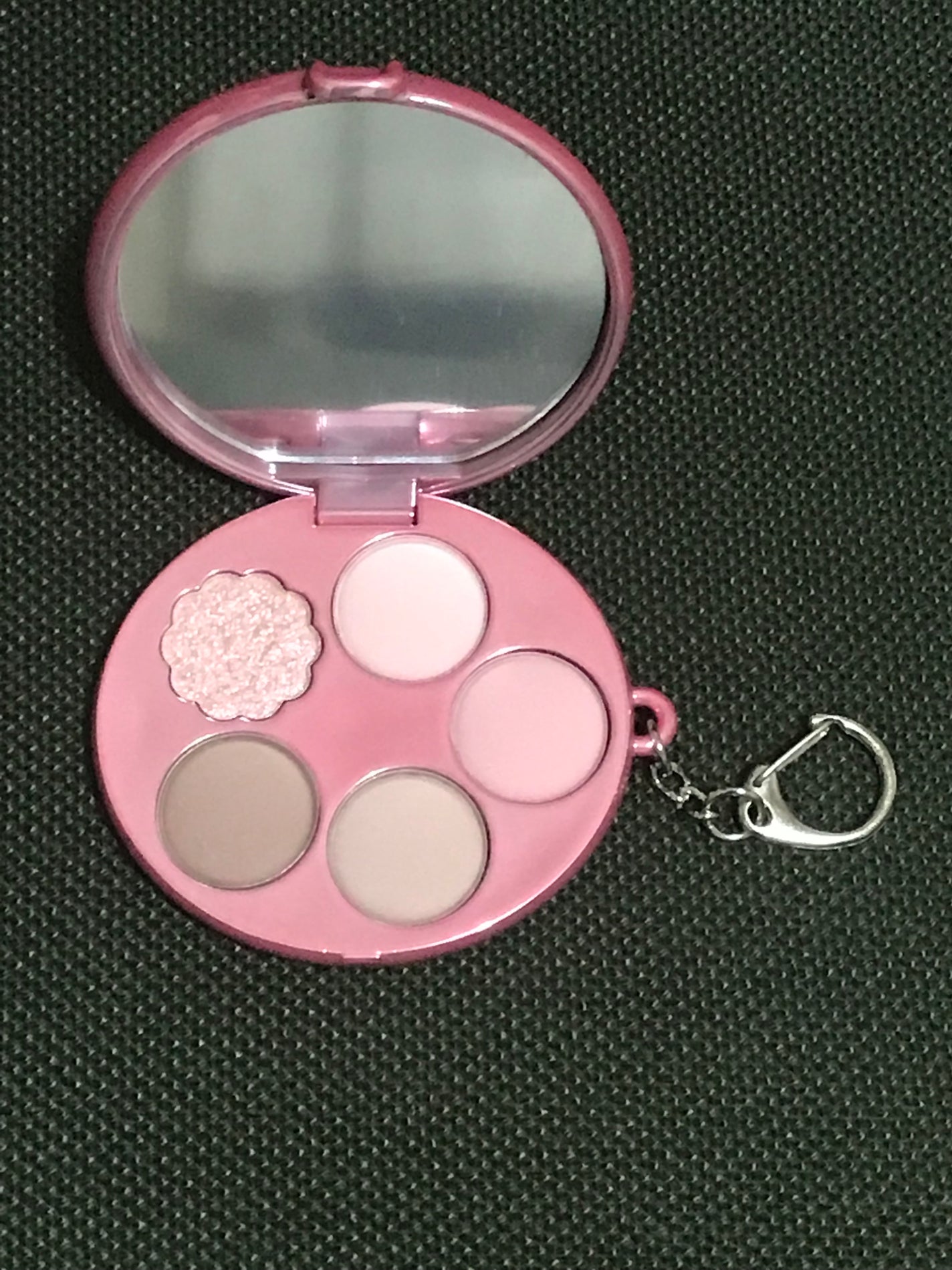 フィー フィンガーライク シリコン リップブラシ/fwee/メイクブラシを使ったクチコミ(4枚目)