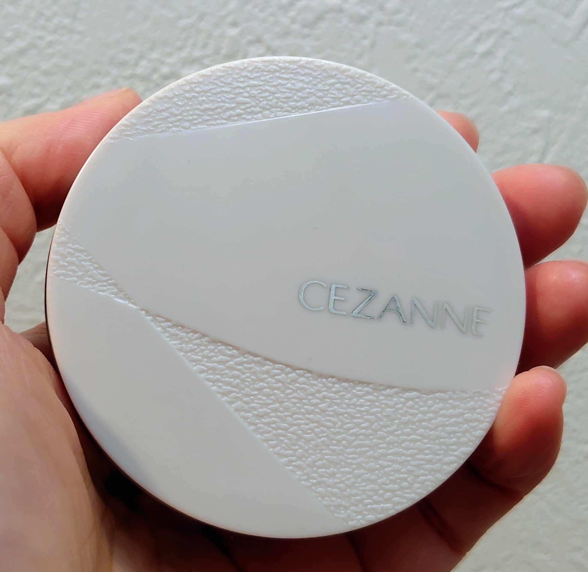 毛穴レスパウダー/CEZANNE/プレストパウダーを使ったクチコミ（3枚目）