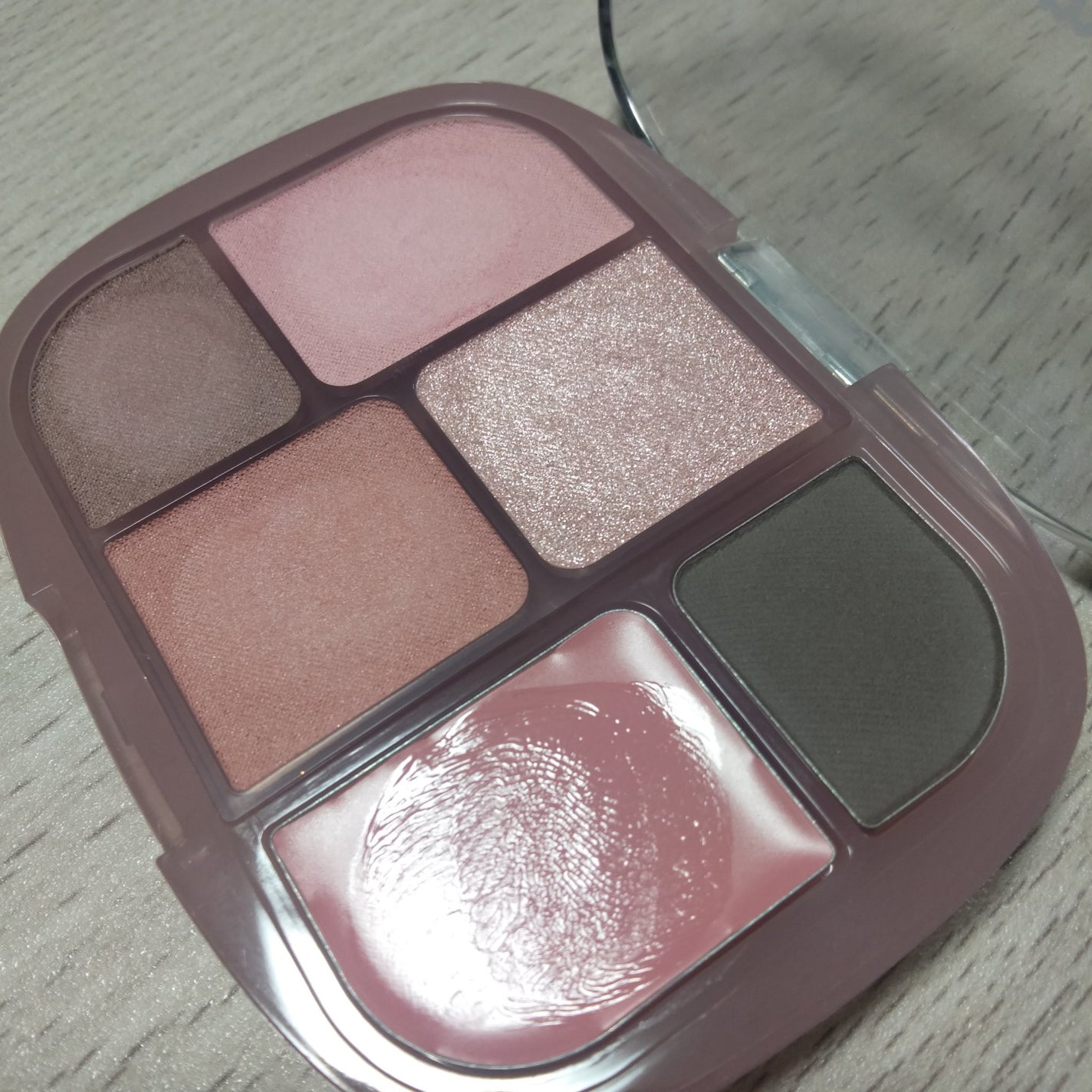 ソフトシアーマルチパレット/wakemake/アイシャドウパレットを使ったクチコミ(4枚目)