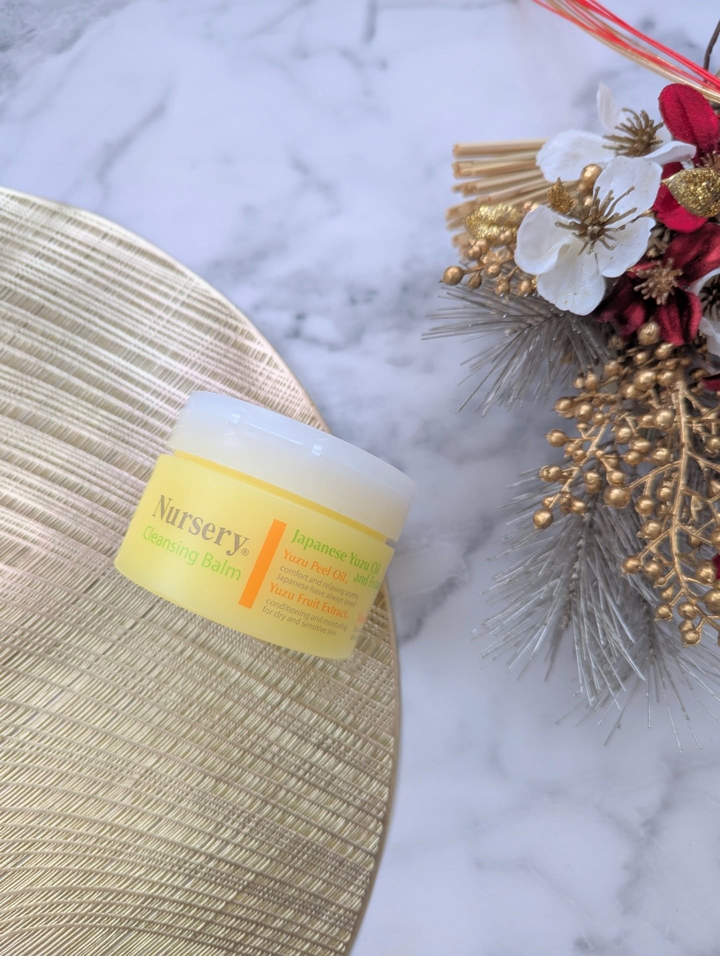 Nursery®様から頂きました

＼ゆずの香りを楽しむクレンジング／

ナーセリー
クレンジングバーム ゆず


おとす、はぐくむ。
スキンケアのファーストステップ
クレンジングを嗅覚と視覚で楽しみながら
保湿も叶えてくれるエステサロン生