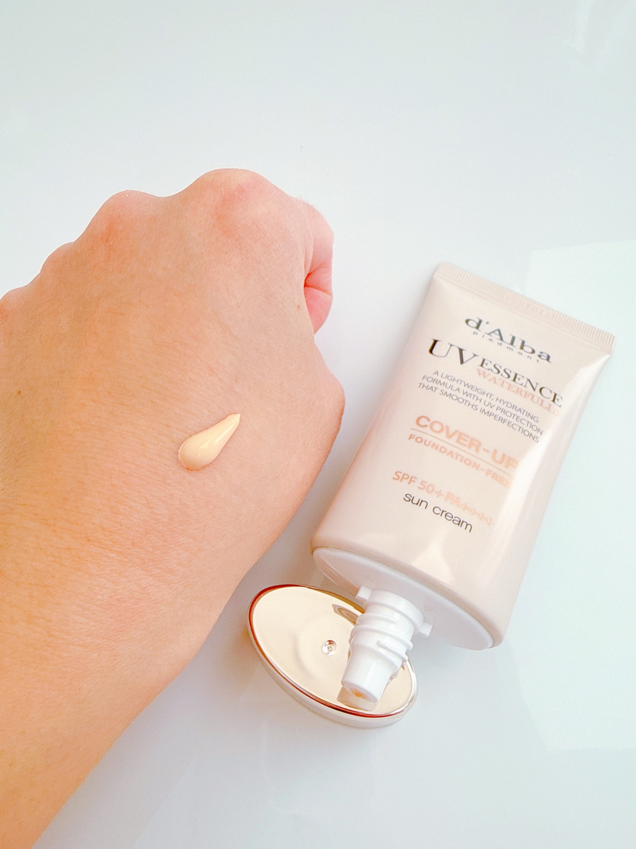 ダルバ ウォータフルトーンアップサンクリーム（カバーベージュ）のクチコミ「ダルバ　トーンアップサンクリーム
（カバーベージュ）

みずみずしい使い心地

なめらかな質感.....」（1枚目）