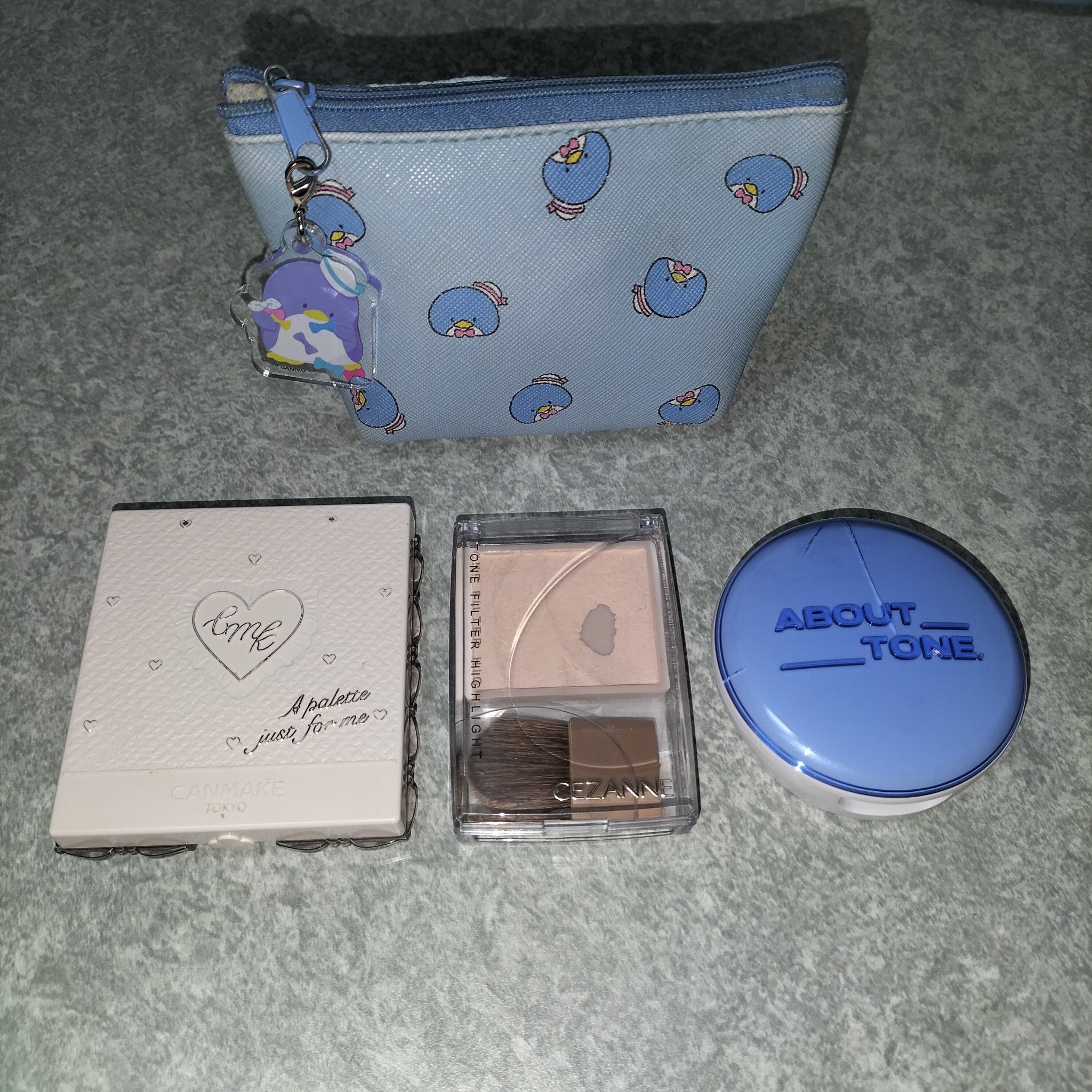 ABOUT TONE エアーフィットパウダーパクトのクチコミ「一軍コスメ&持ち運びコスメポーチの中身👝 
─────────────────────
あけま.....」（2枚目）