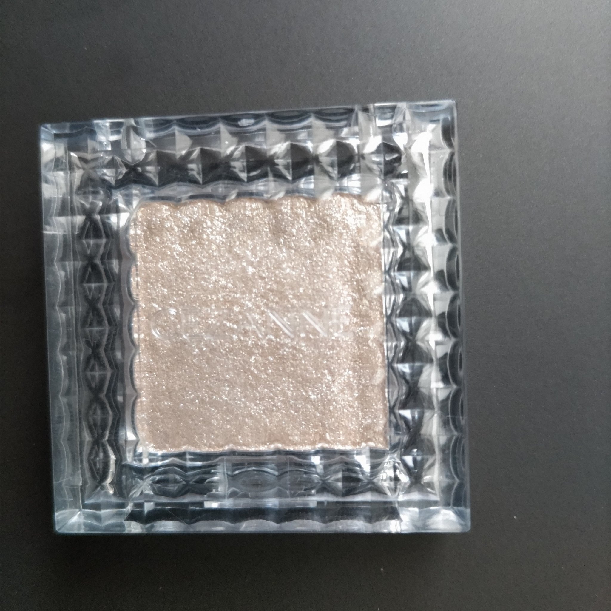 シングルカラーアイシャドウ/CEZANNE/単色アイシャドウを使ったクチコミ（2枚目）