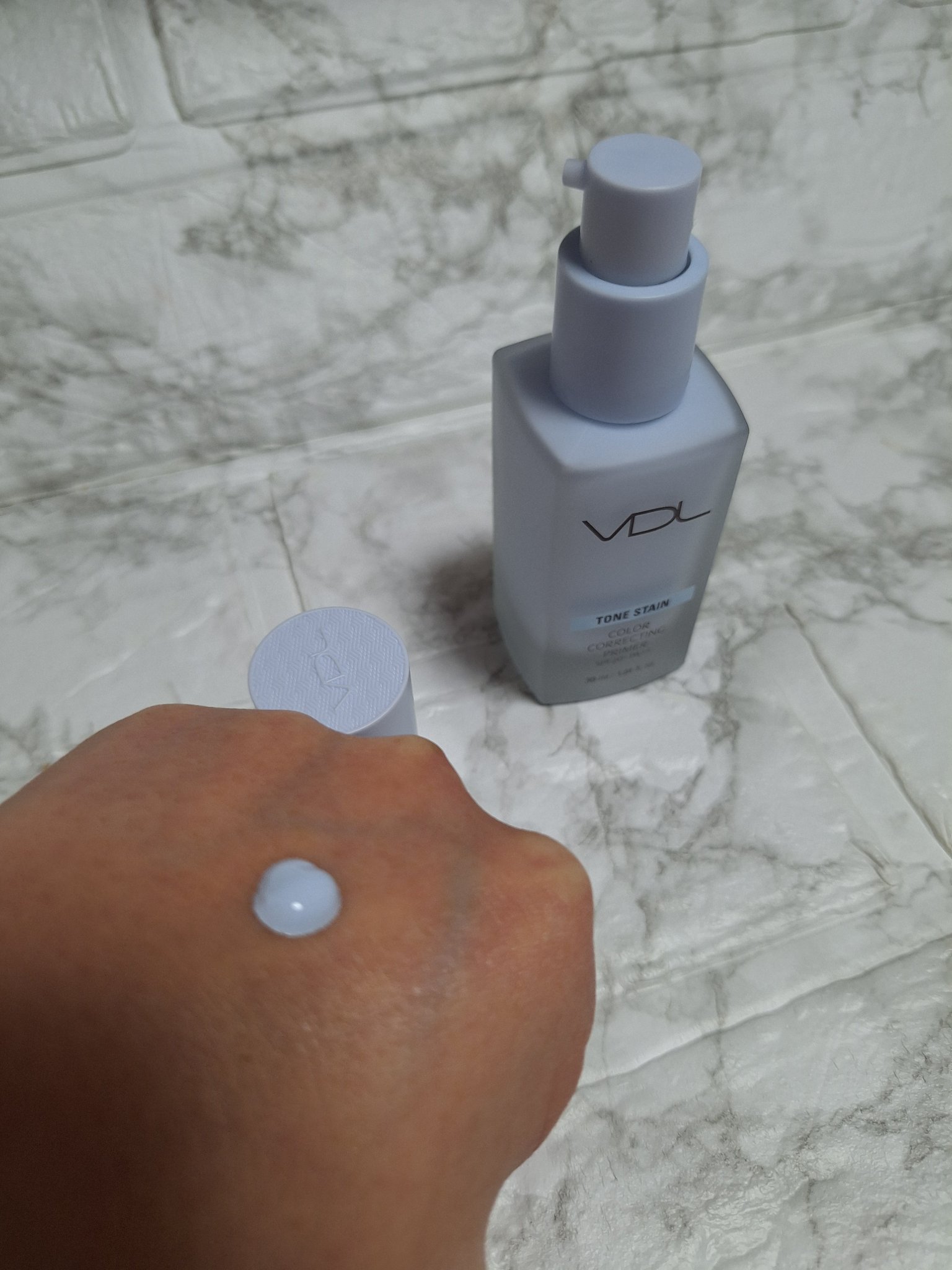 トーンステインカラーコレクティングプライマー/VDL/化粧下地を使ったクチコミ（2枚目）