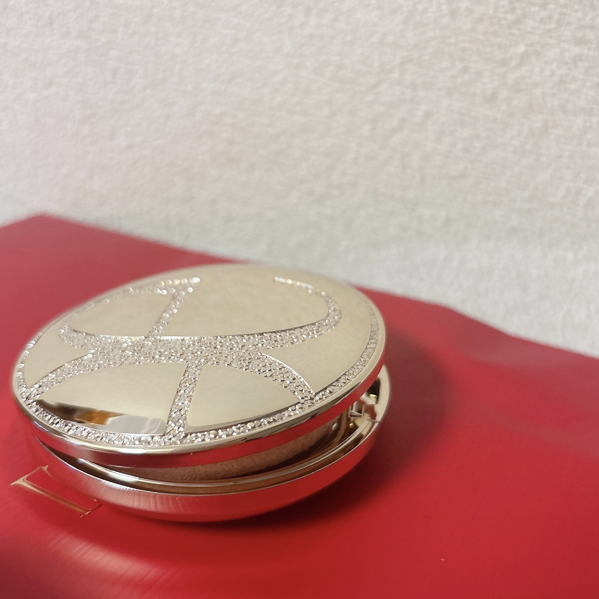 リファイン ヴェルヴェティ ファンデーション/Elégance/パウダーファンデーションを使ったクチコミ（1枚目）