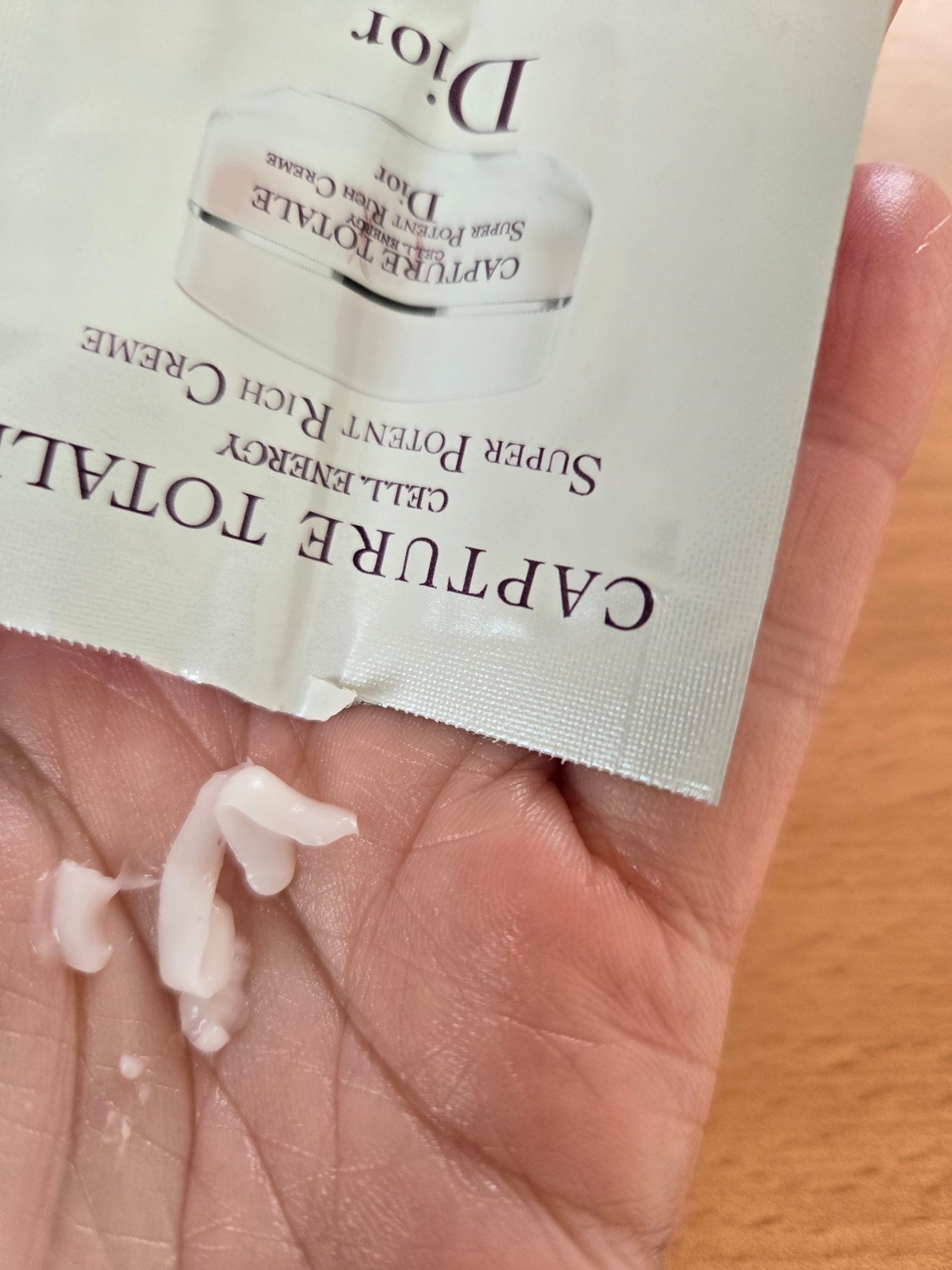 カプチュール トータル セル ENGY クリーム/Dior/フェイスクリームを使ったクチコミ(4枚目)