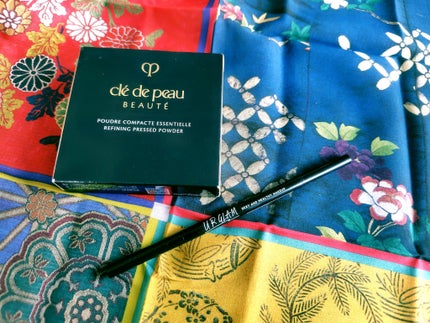 プードルコンパクトエサンシエルn/クレ・ド・ポー ボーテ/プレストパウダーを使ったクチコミ(2枚目)