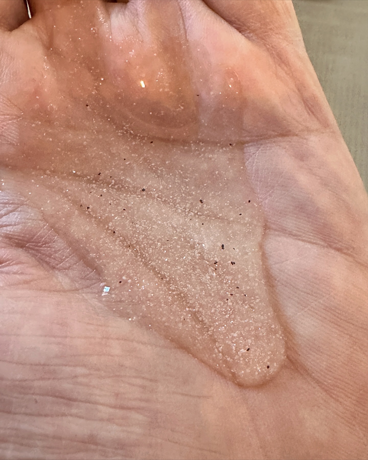 スクラブボディウォッシュ ホワイトシャツ リネンコットン/LUV SCENT/ボディスクラブを使ったクチコミ（2枚目）