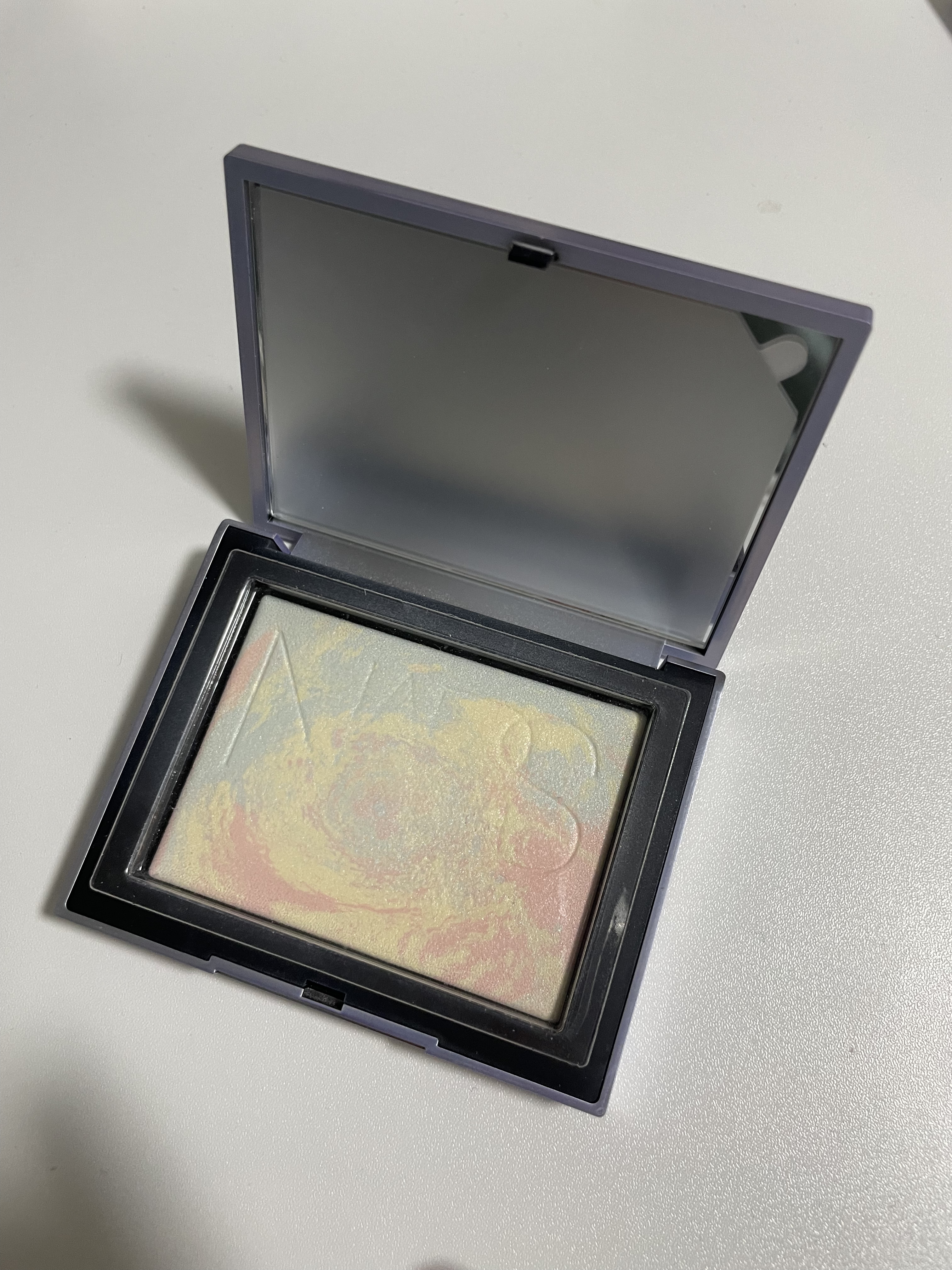 ライトリフレクティング プリズマティックパウダー/NARS/プレストパウダーを使ったクチコミ（2枚目）