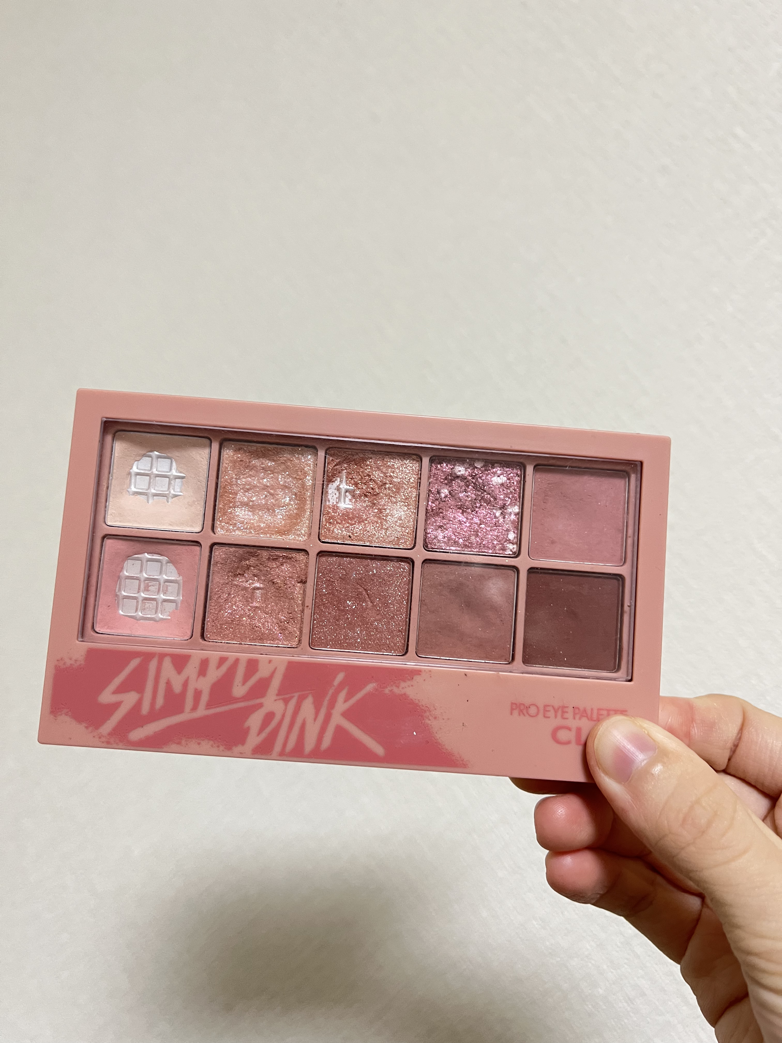 CLIO プロ アイ パレットのクチコミ「今回はCLIOのプロ アイ パレット01SIMPLY PINK¥3,740のご紹介です🩷

こ.....」（1枚目）