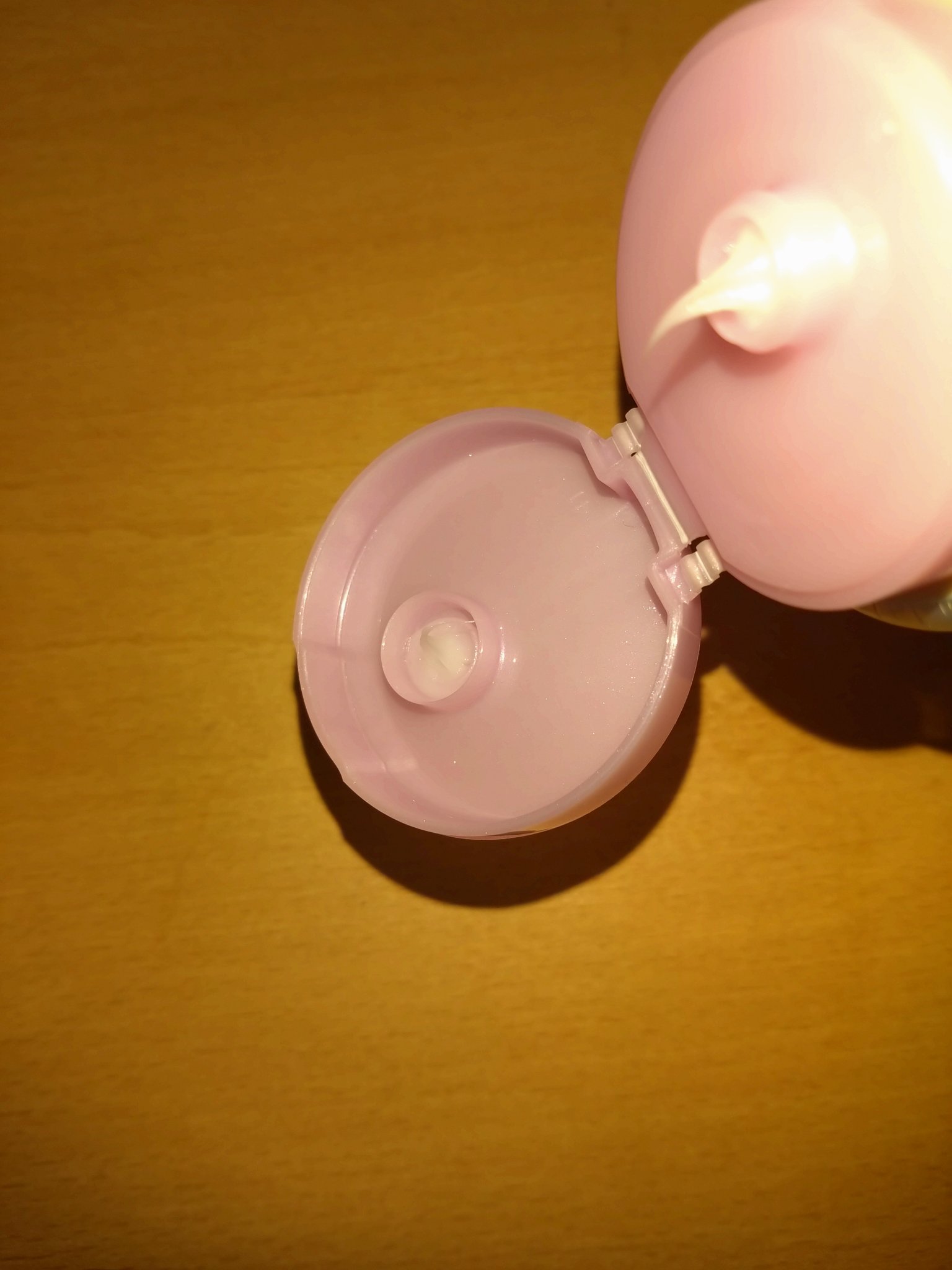 エッセンシャル エッセンシャル プレミアム バリアトリートメントのクチコミ「エッセンシャル プレミアム バリアトリートメント

匂いがいいっすねーリピです。髪の毛ツヤツヤ.....」（2枚目）