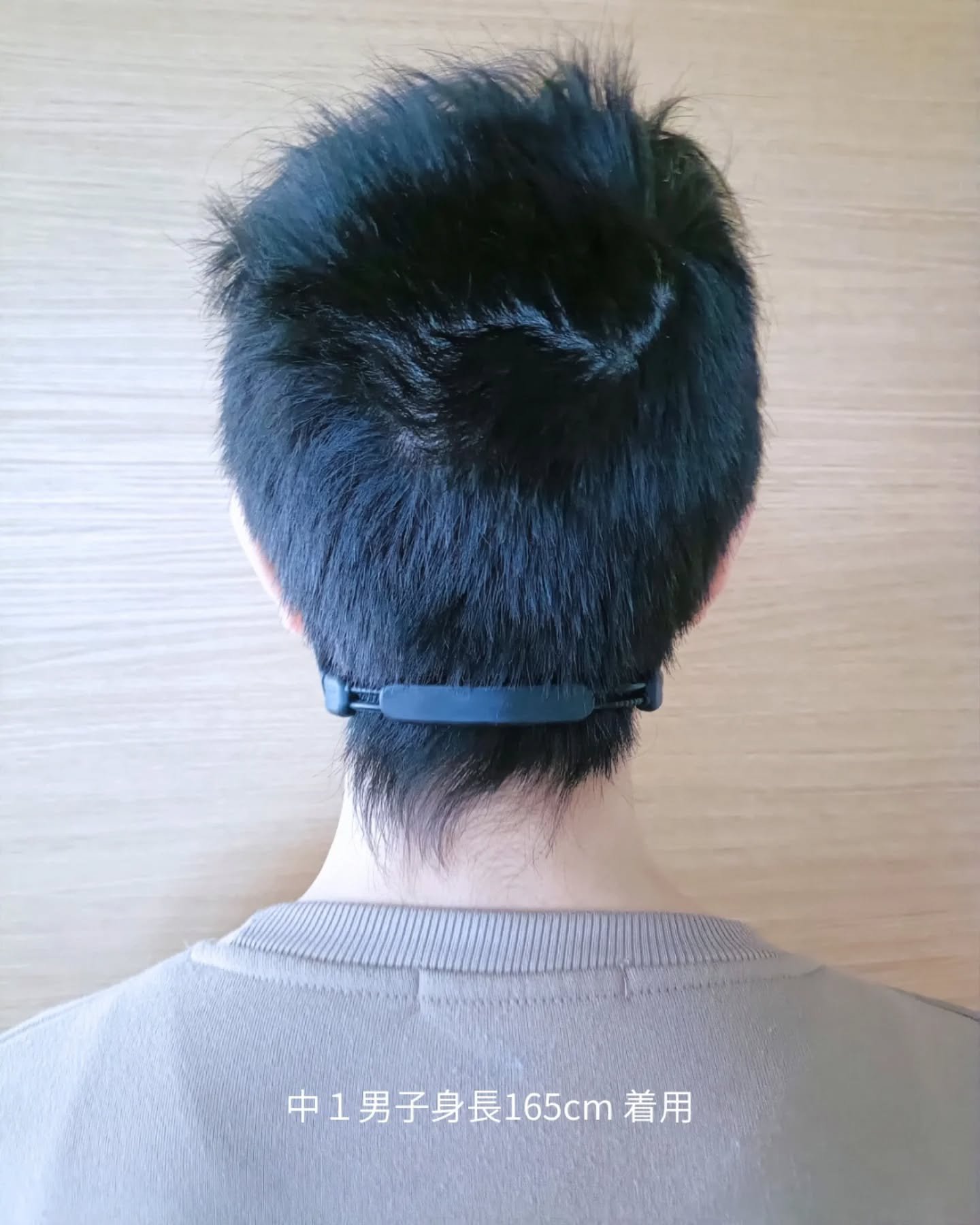 ピップ ピップエレキバンネックバンドのクチコミ「ピップエレキバンにこんな形が♡

耳にかけるだけで、首すじ上部に直接磁石が当たる設計になってい.....」（3枚目）