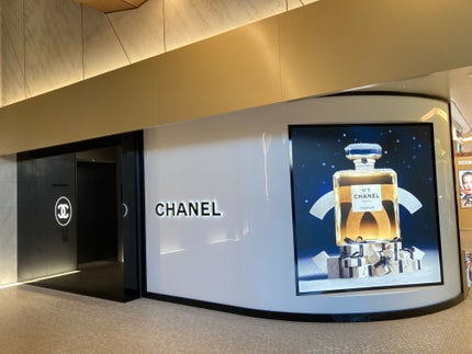 ゆぽぽㄘゃん(フォロバ100) on LIPS 「大好きなCHANELさんへ高輪のCHANEL前です📸冬の装いの..」(1枚目)