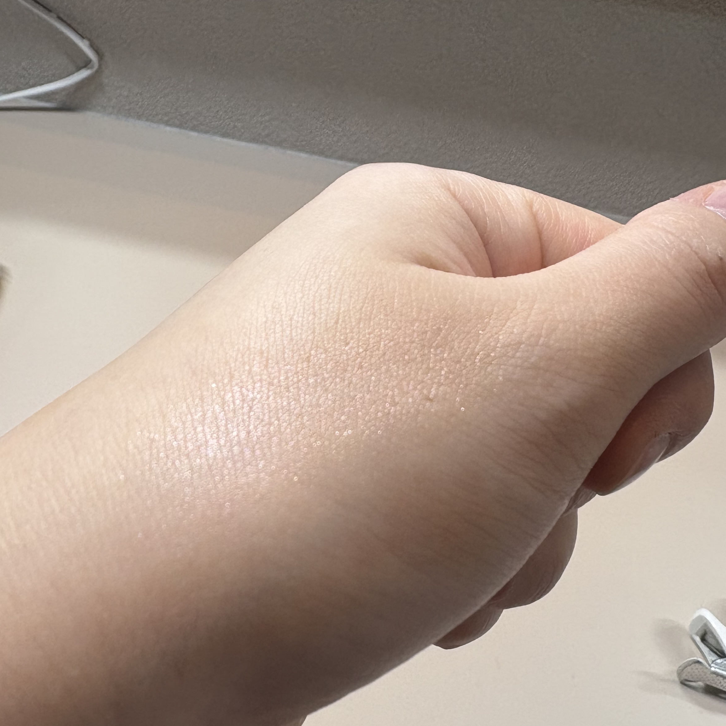 フィー グリッツストーンハイライター HL10 オパールブルーミング/fwee/パウダーハイライトを使ったクチコミ（3枚目）