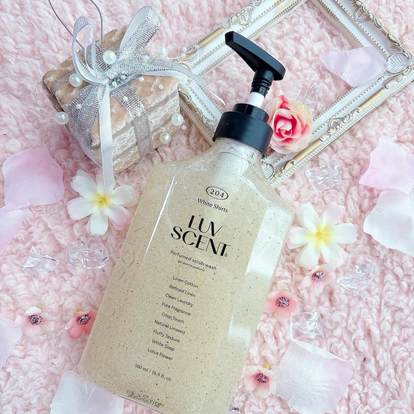 スクラブボディウォッシュ ホワイトシャツ リネンコットン/LUV SCENT/ボディスクラブを使ったクチコミ（1枚目）