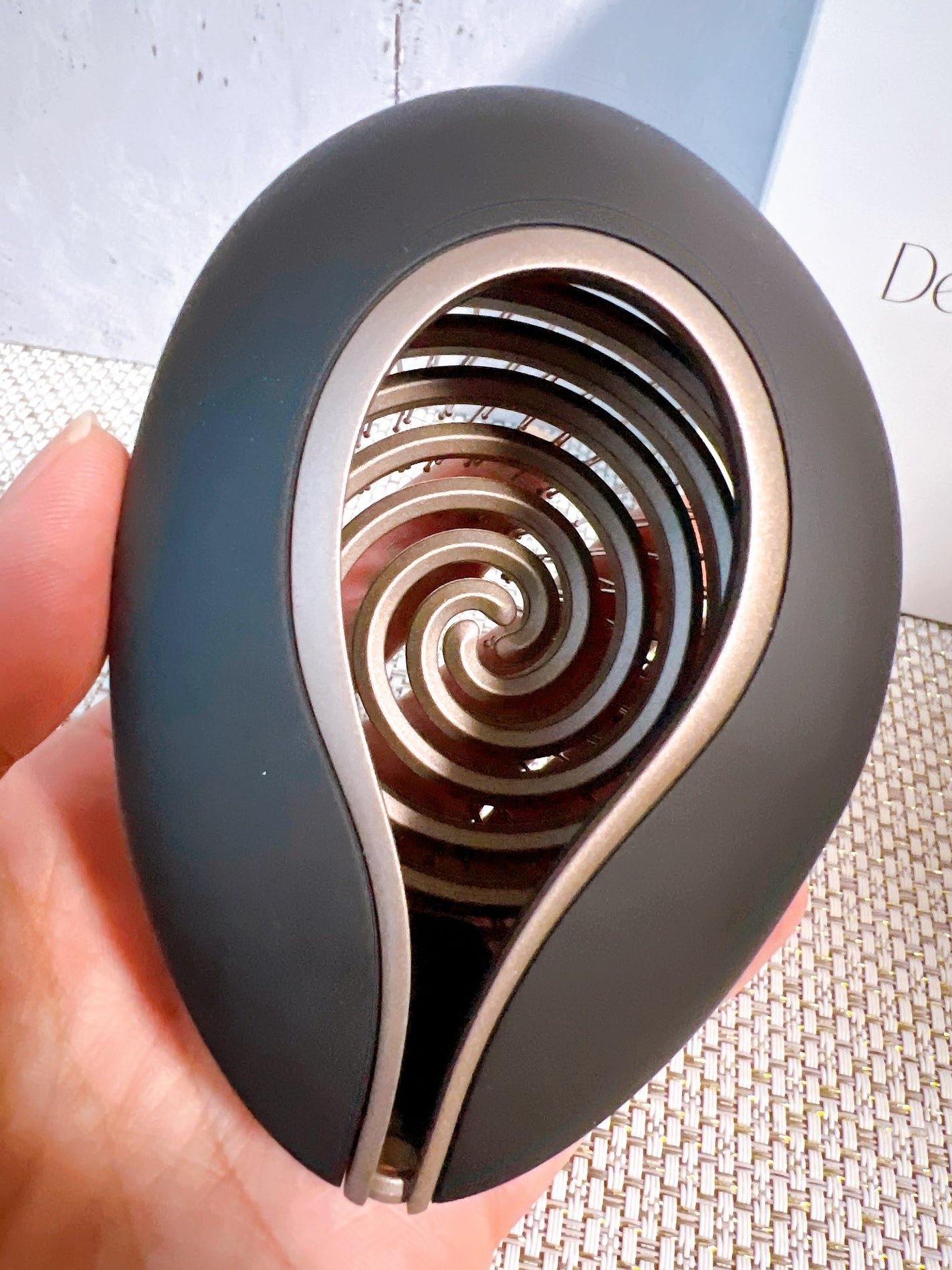 究極のヘアブラシ spiral shine/スパイラルシャイン/ヘアブラシを使ったクチコミ(2枚目)