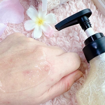 スクラブボディウォッシュ ホワイトシャツ リネンコットン/LUV SCENT/ボディスクラブを使ったクチコミ(3枚目)