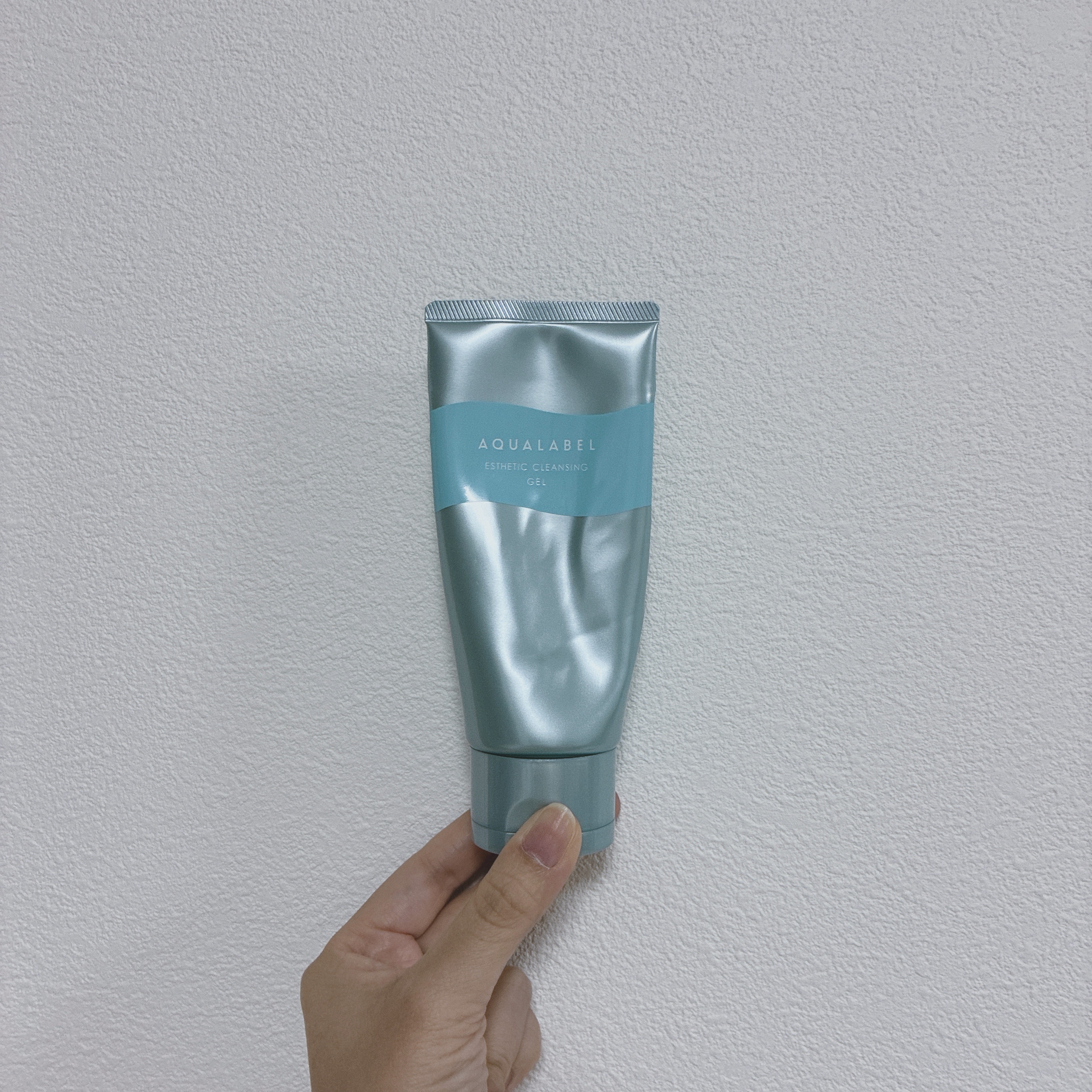 「アクアレーベル エステ洗顔ジェル」

☘️リピート→×
☘️毛穴ケアの効果を期待したけど、私のお肌では良くわかりませんでした。

@aqualabelofficial 
#使い切りスキンケア
#アクアレーベルエステ洗顔ジェル
#エステ洗顔