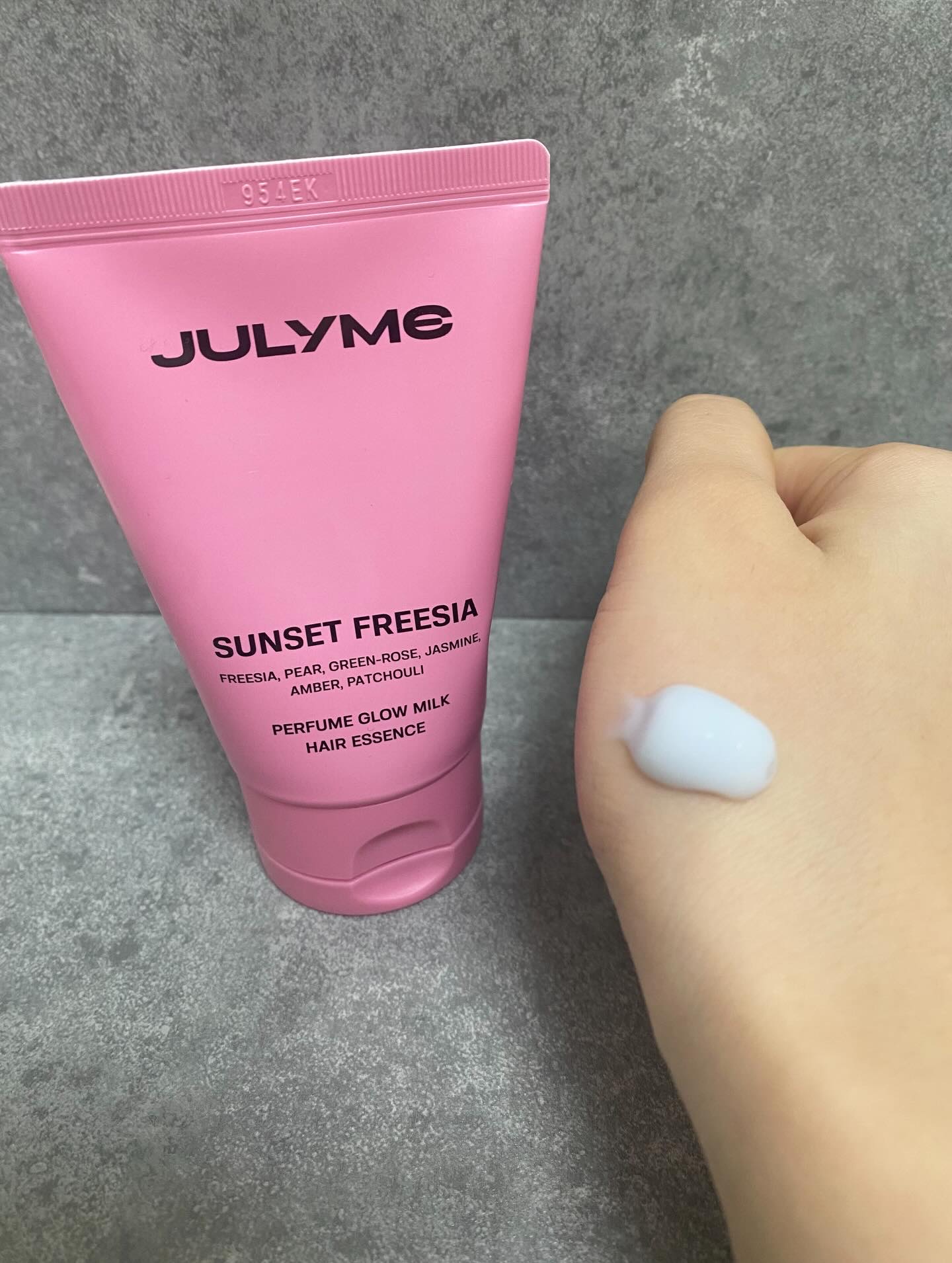 パフューム グロウミルク ヘアエッセンス Sunset Freesia/JUL7ME/ヘアミルクを使ったクチコミ（2枚目）