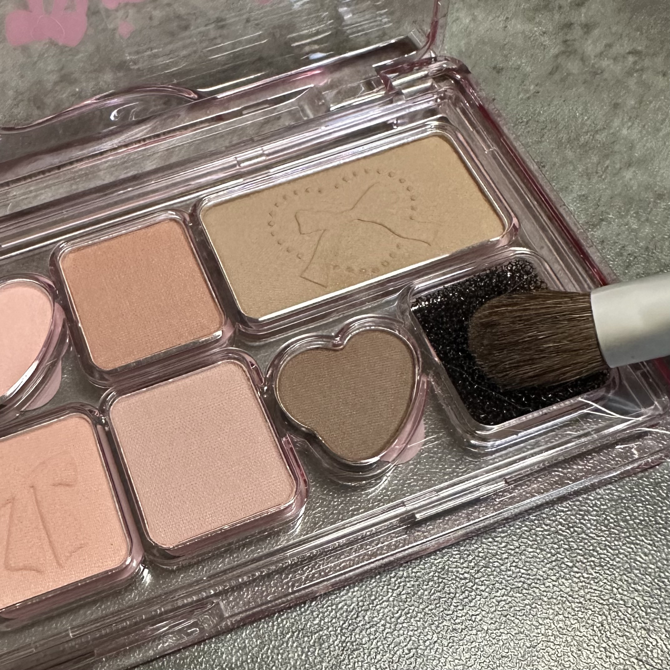 リボンファンタジー11色アイシャドウパレット/VEECCI/アイシャドウパレットを使ったクチコミ（3枚目）