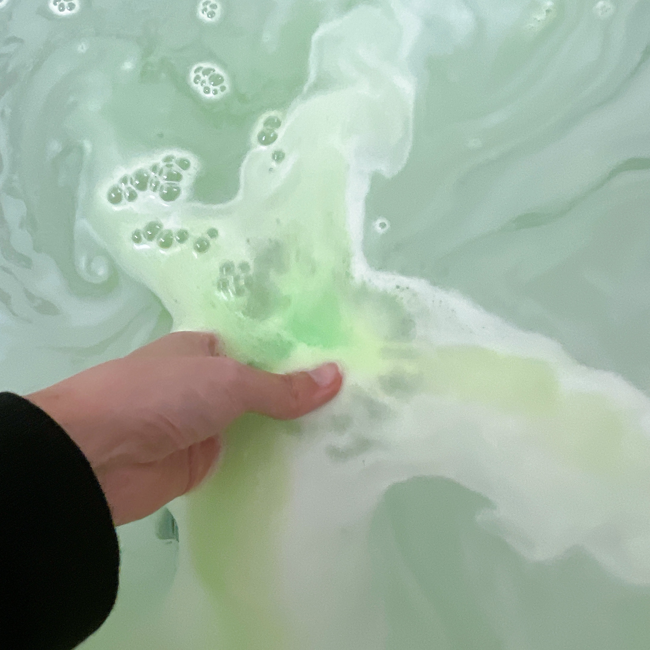 ショーン（バスボム）/ラッシュ/保湿系入浴剤を使ったクチコミ（2枚目）