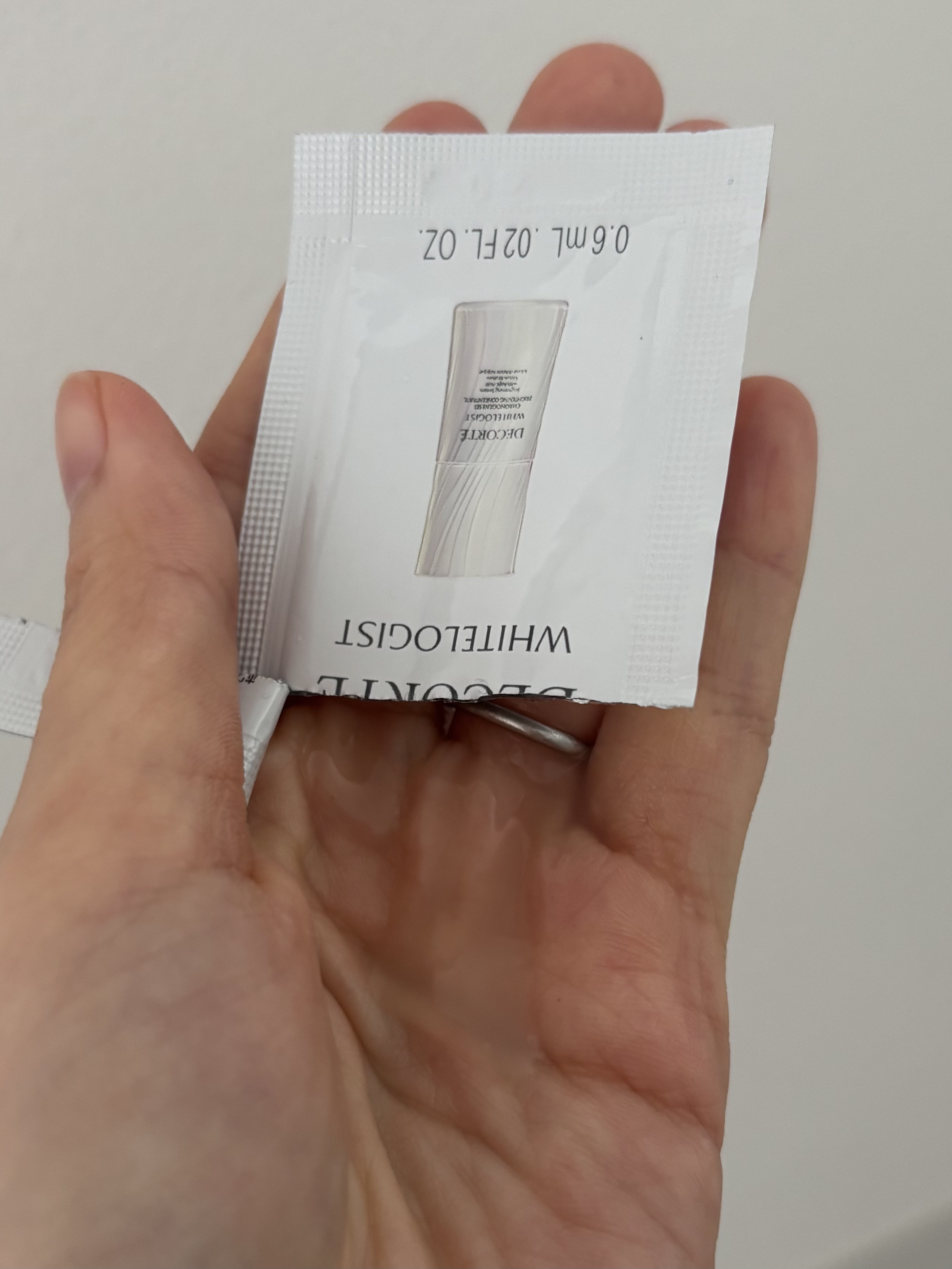 コスメデコルテ　ホワイトロジスト　クロノジェネシス　ブライトニング コンセントレイト  【医薬部外品】 ＜美白美容液＞/DECORTÉ/美容液を使ったクチコミ（3枚目）