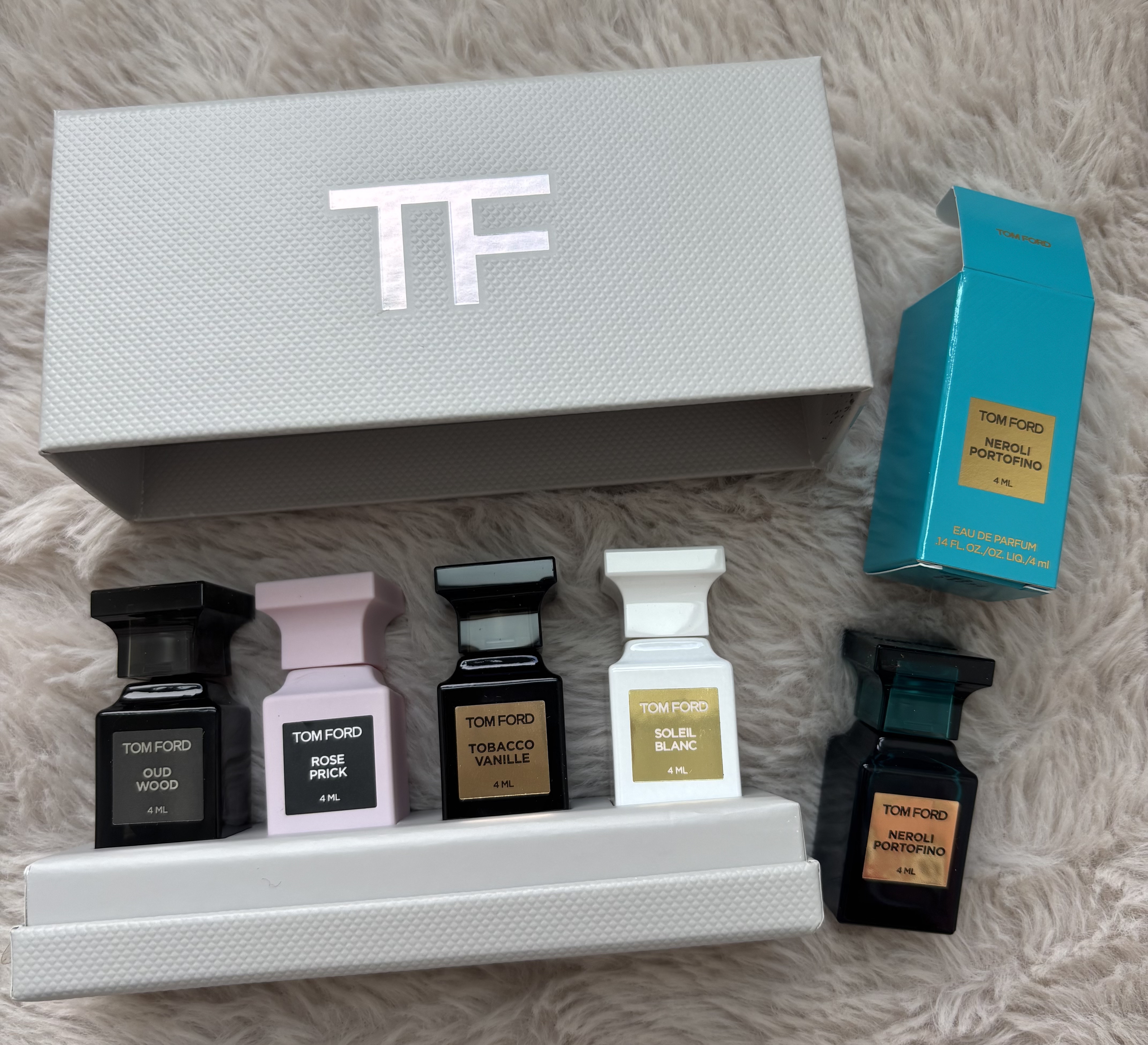 TOM FORD BEAUTY 香水4ml collection🩷

①タバコ・バニラ 
オード パルファム スプレィ

②ウード・ウッド 
オード パルファム スプレィ

③ローズ プリック 
オード パルファム スプレィ

④ソレイユ