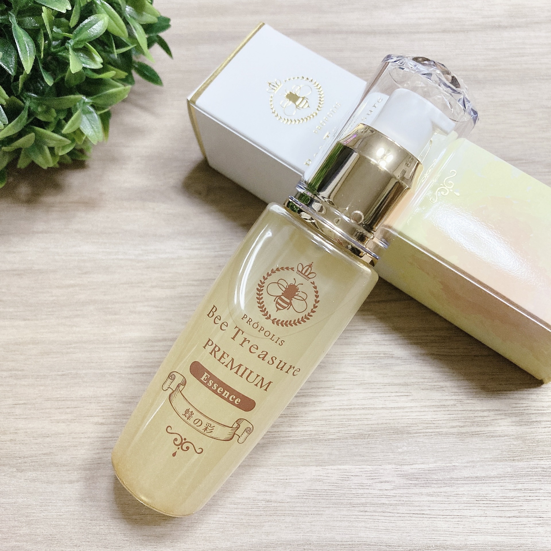 PREMIUM 蜂の彩エッセンス/Bee Treasure/美容液を使ったクチコミ（1枚目）