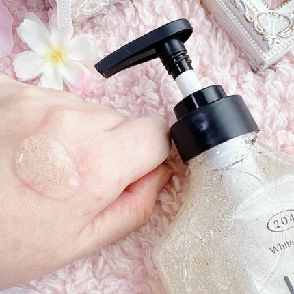 スクラブボディウォッシュ ホワイトシャツ リネンコットン/LUV SCENT/ボディスクラブを使ったクチコミ(2枚目)