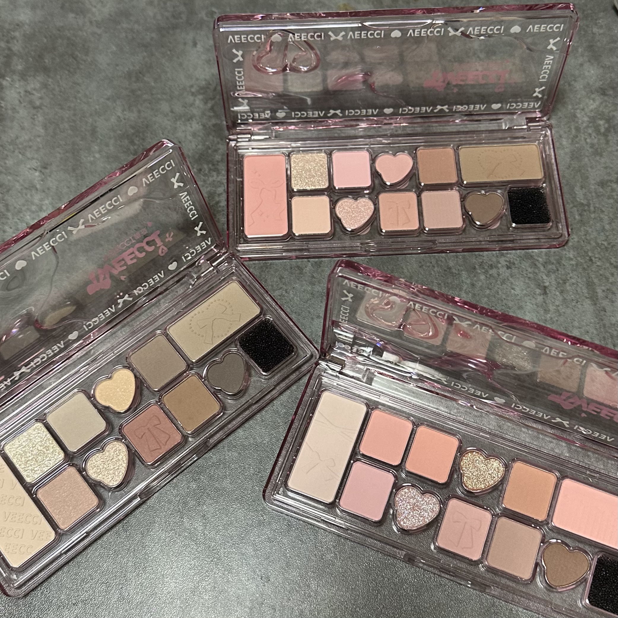 リボンファンタジー11色アイシャドウパレット/VEECCI/アイシャドウパレットを使ったクチコミ（2枚目）