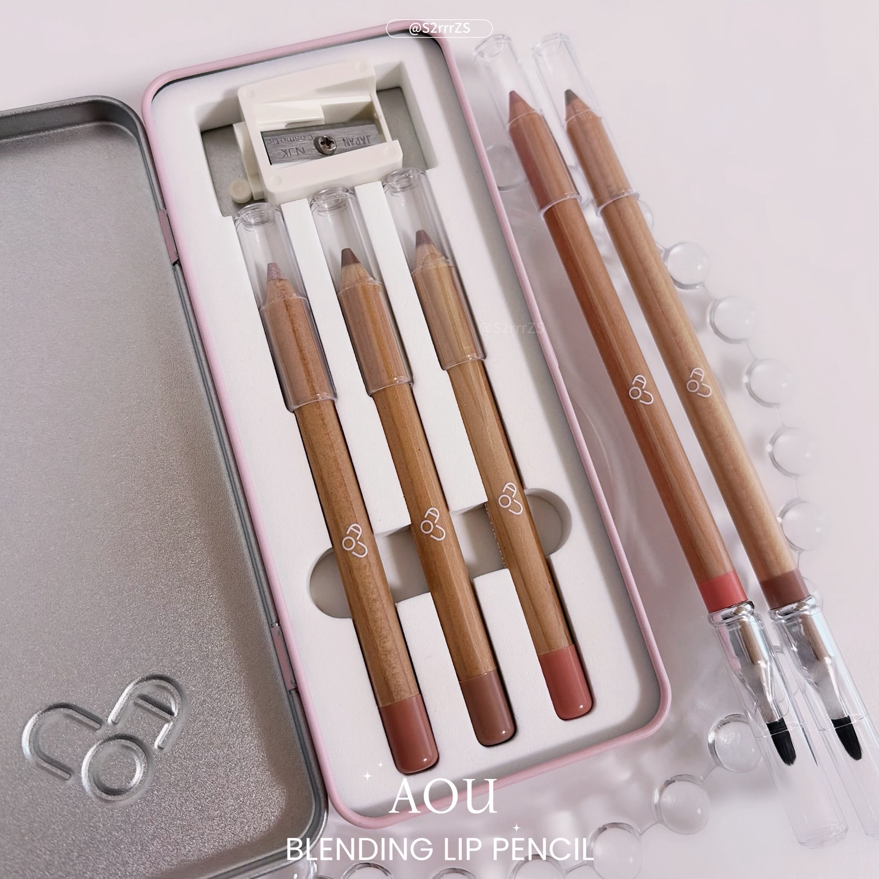 ブレンディング リップ ペンシル/AOU/リップライナーを使ったクチコミ（1枚目）