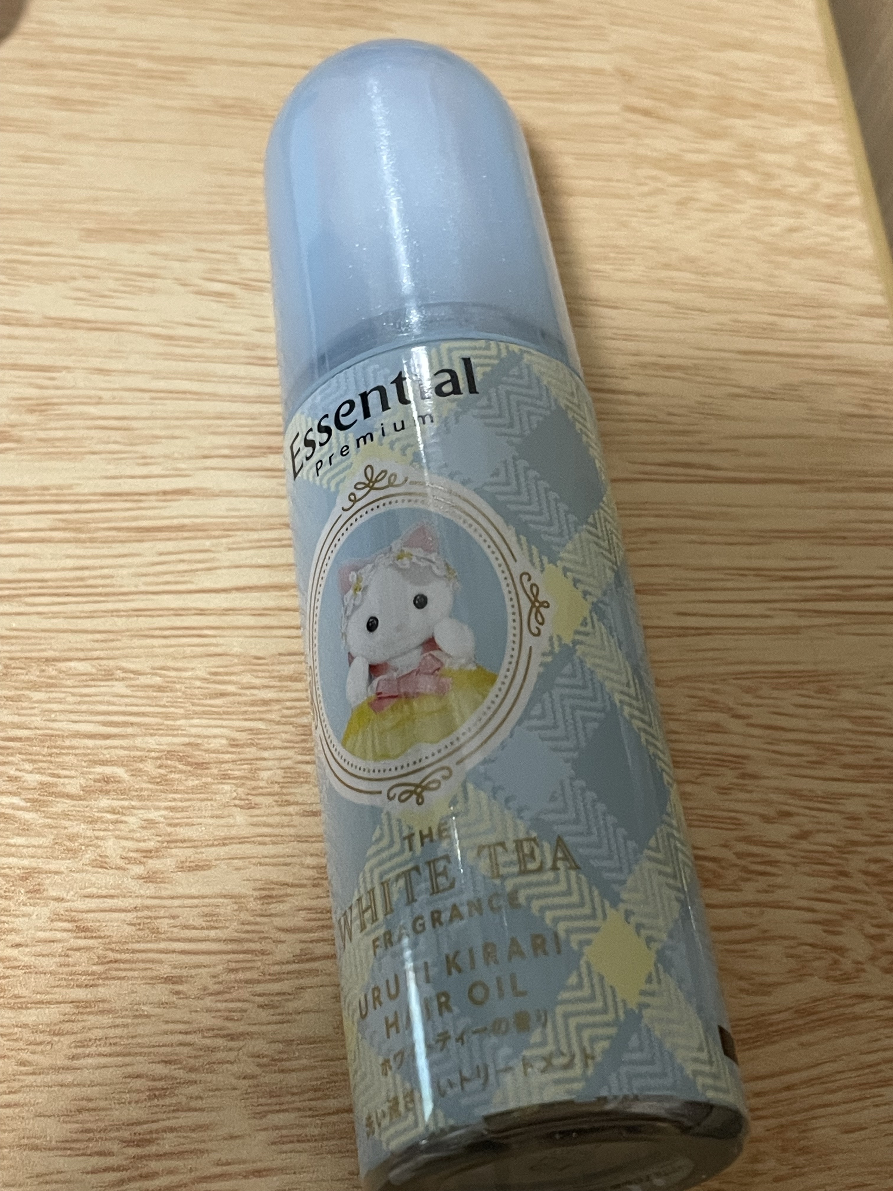 エッセンシャル エッセンシャル プレミアム うるりキラリオイル ホワイトティーの香りのクチコミ「こんにちは。今回はエッセンシャルのヘアオイルをご紹介します


ご紹介するものはこちら💁‍♀️.....」（1枚目）