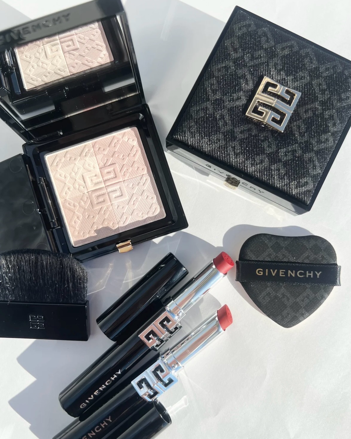 プリズム・リーブル・スキンケアリング・グロウ・クッション/GIVENCHY/クッションファンデーションを使ったクチコミ（1枚目）