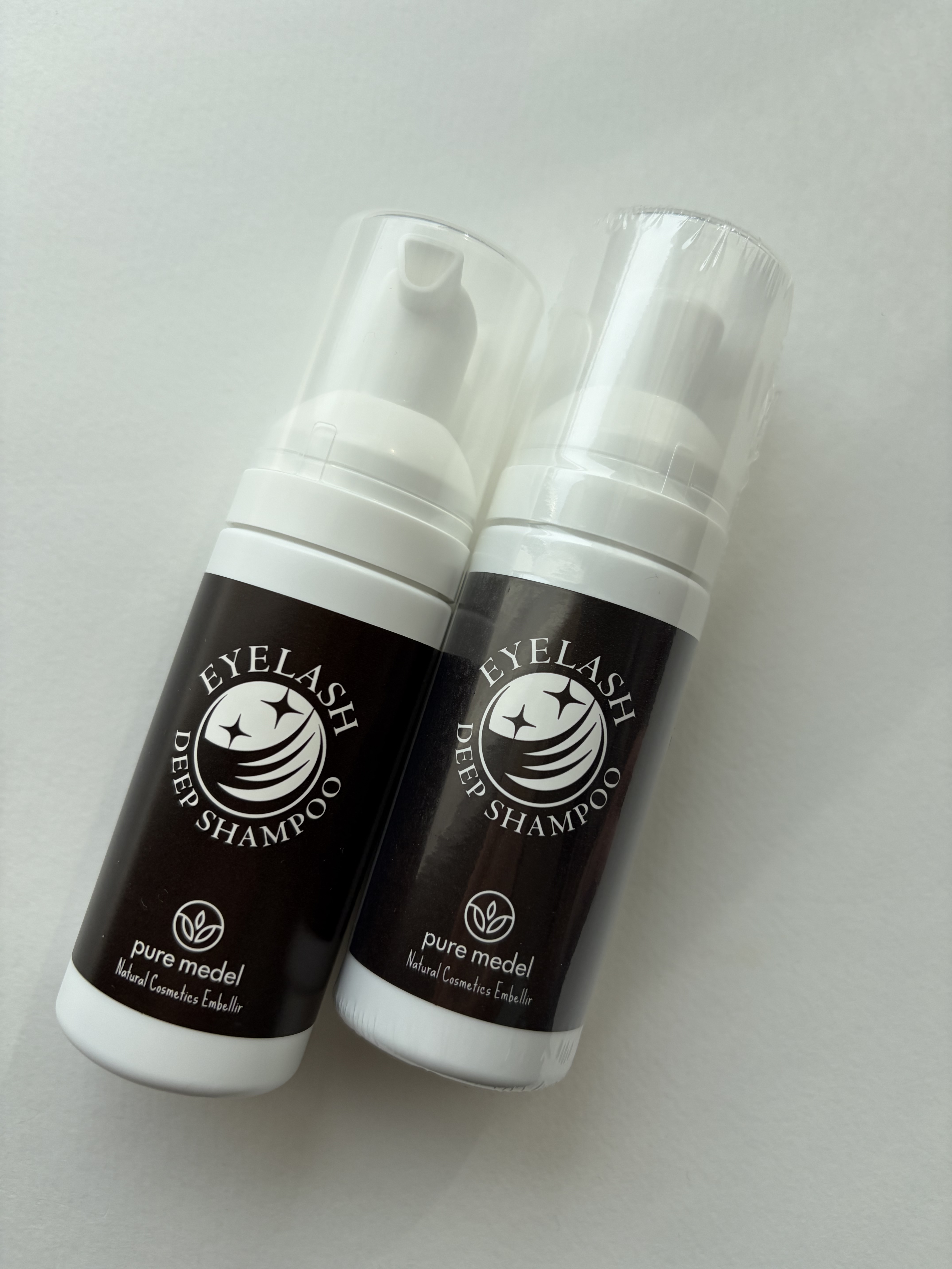 Pure medel アイラッシュディープシャンプー
まつ毛用洗浄料👀💭


メイクした日は自宅でアイシャンプーをしています🫣💭
花粉の時期に目が痒くなって擦ってしまってマツエクが取れてしまったり、アイメイクがクレンジングで落とせて