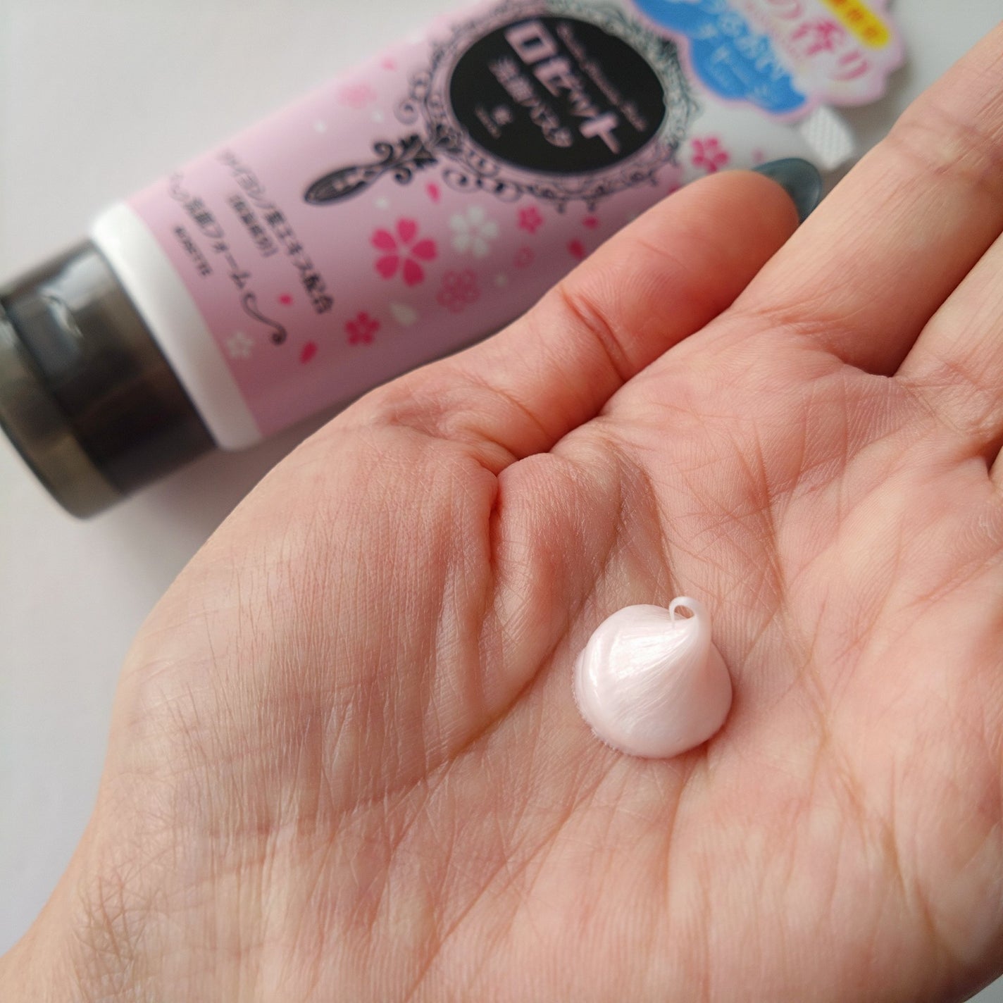 m-i on LIPS 「春の香りを一足先に𓂃𓈒𓏸ꕤロゼット洗顔パスタ数量限定、桜の香り..」(4枚目)