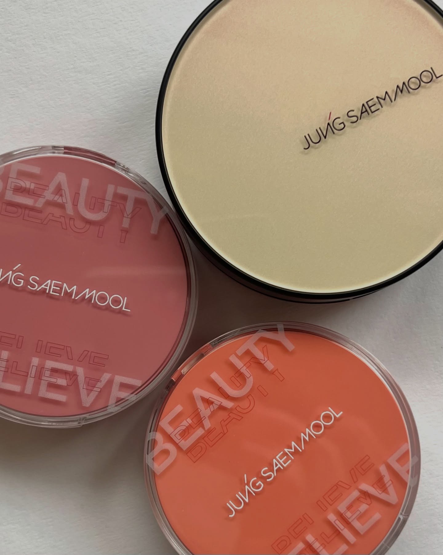 クッション名家・ジョンセンムルはやっぱりすごい！！

▶︎ Essential Skin Nuder Cushion 

スキンヌーダークッションは、もう言わずもがなの名品ですよね。
初心者でも簡単に、手早く、プロが仕上げたような綺麗なベー